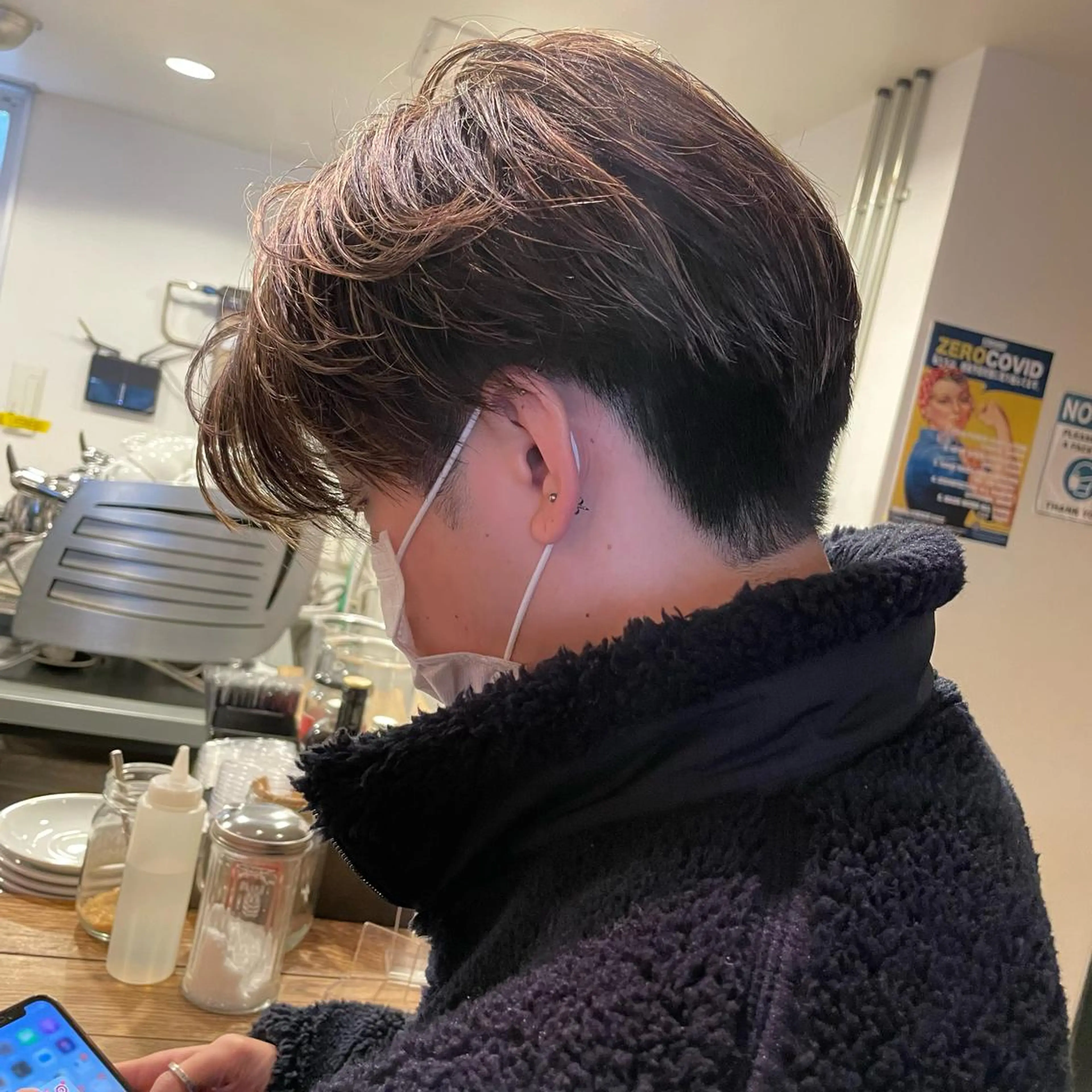 パーマ メンズ センターパート メンズパーマ ニュアンスパーマ 10月限定モニター 髪質改善美髪矯正のヘアスタイル