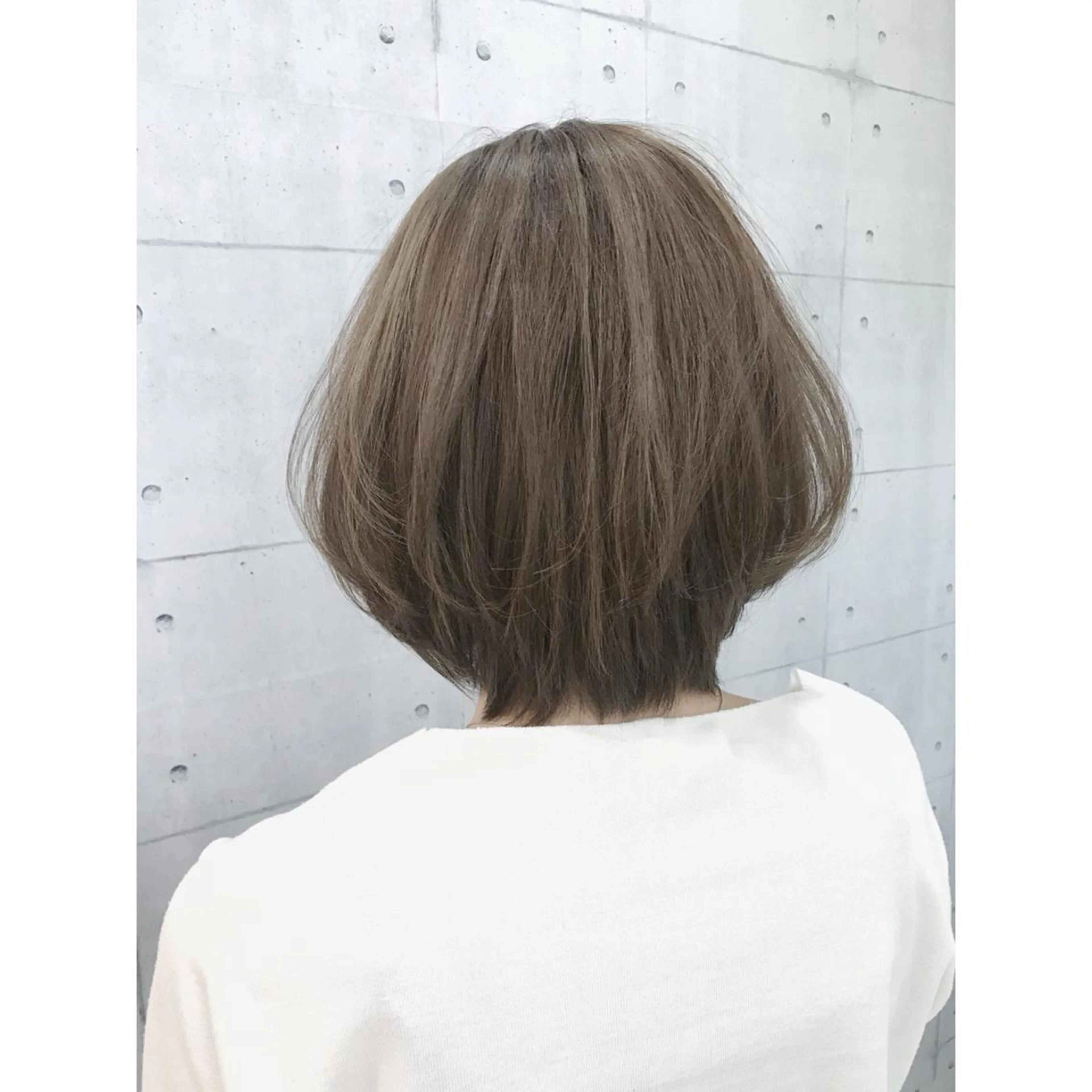 ショート カラー アッシュ アッシュグレー アッシュグレージュ 透明感カラー グレージュ 高木 麻知子のヘアスタイル