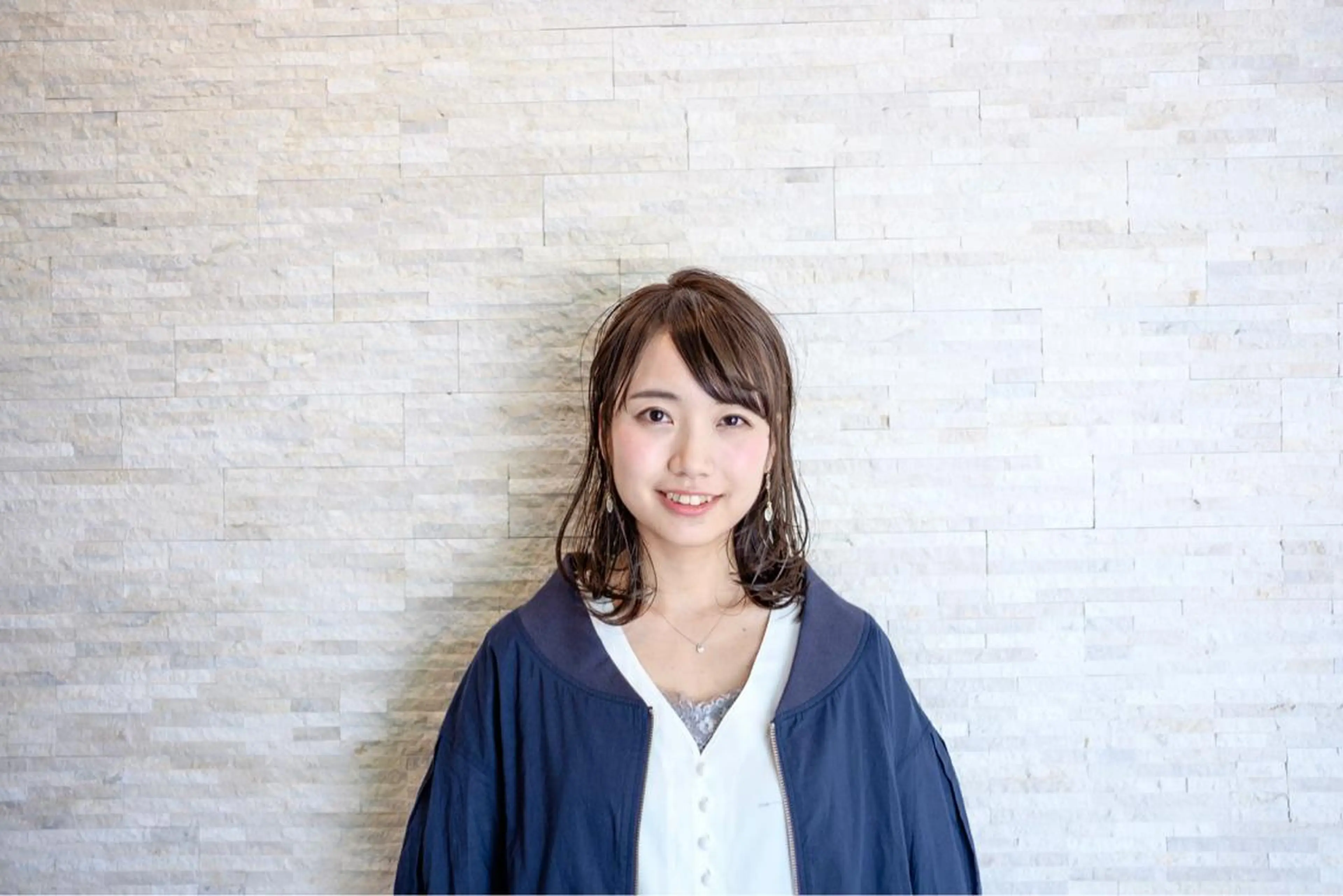 ミディアム 佐藤 旭のヘアスタイル