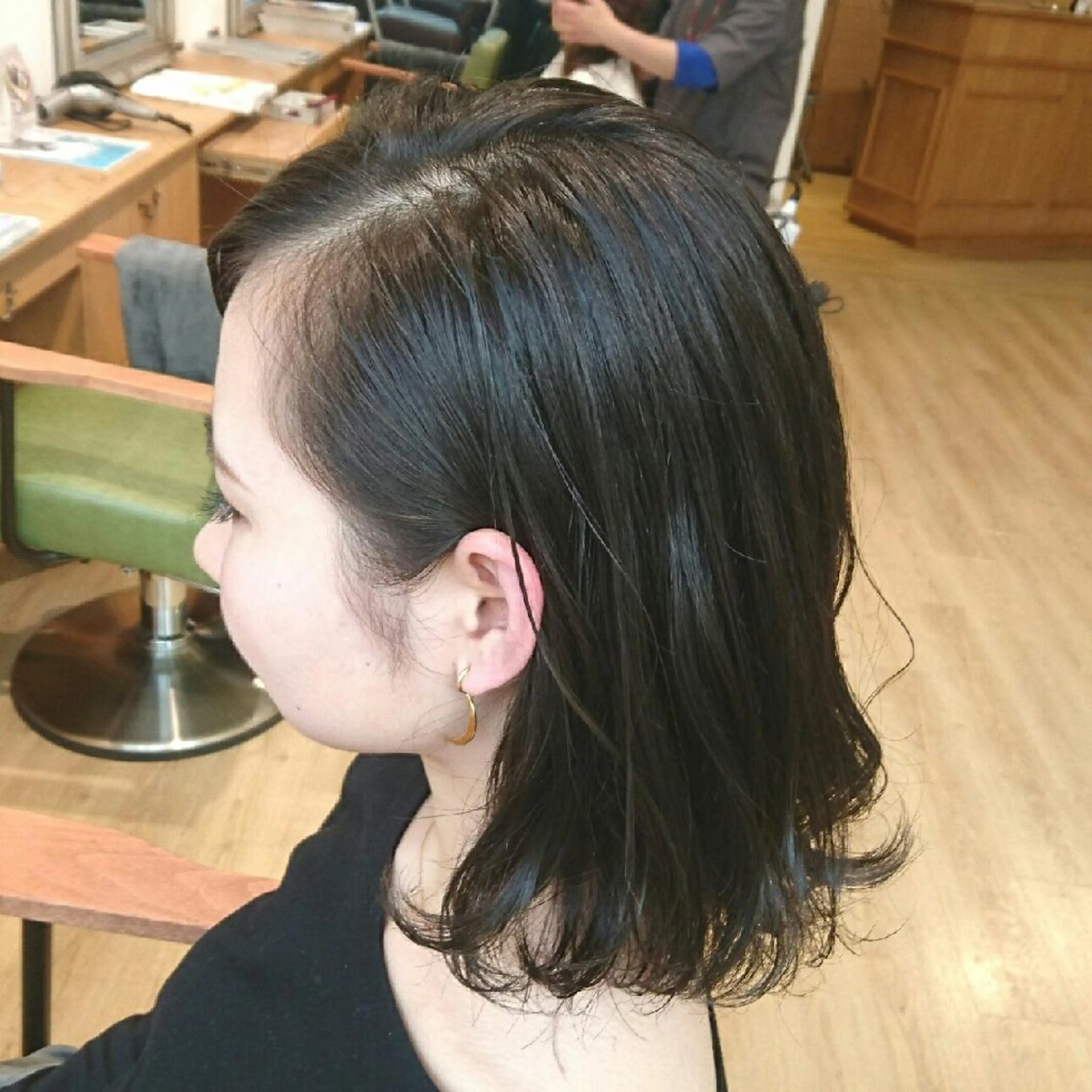 ミディアム カラー アッシュ ダークアッシュ 山形 光輪子のヘアスタイル