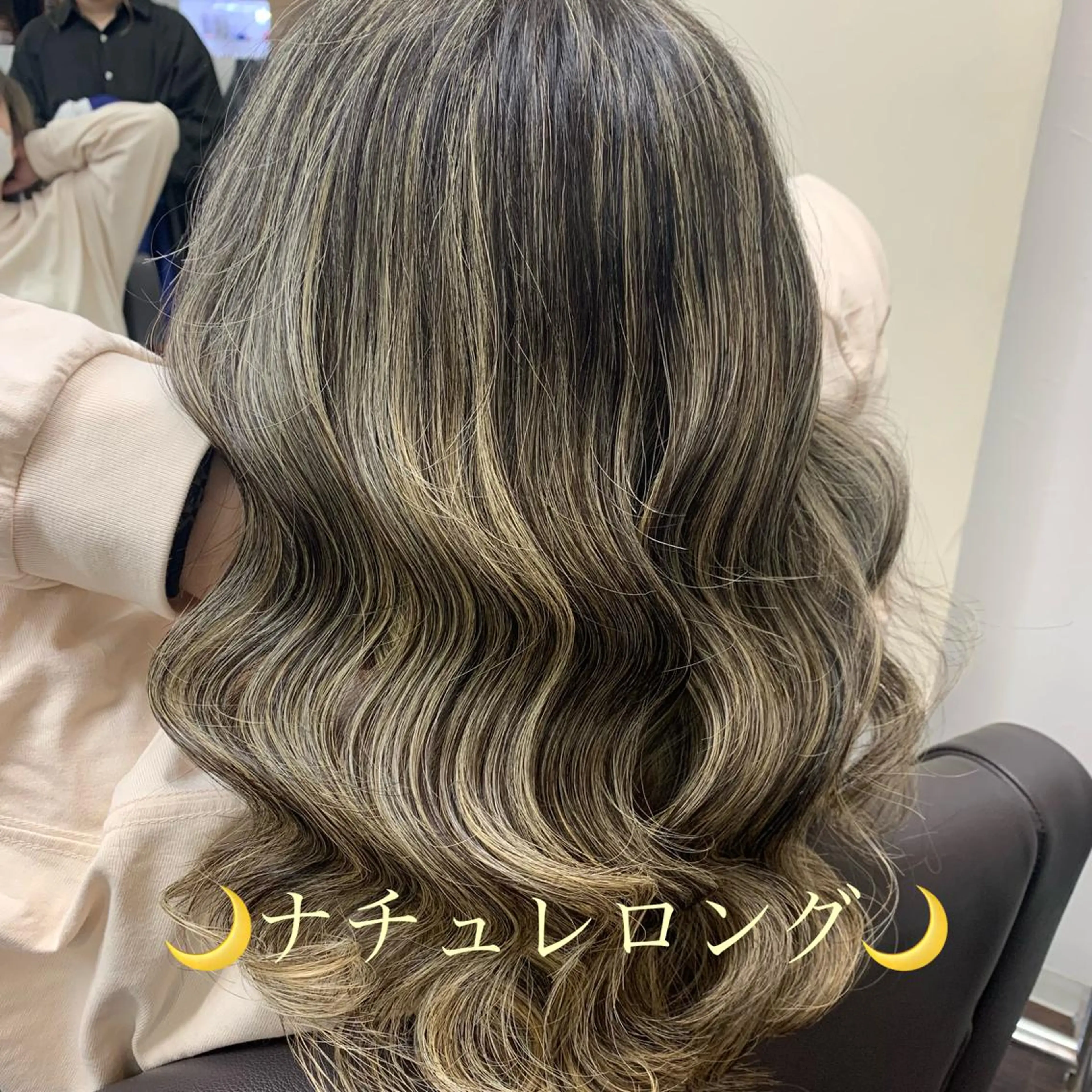 ロング ハイライト ロング カット ディレクター鮫島 俊介のヘアスタイル
