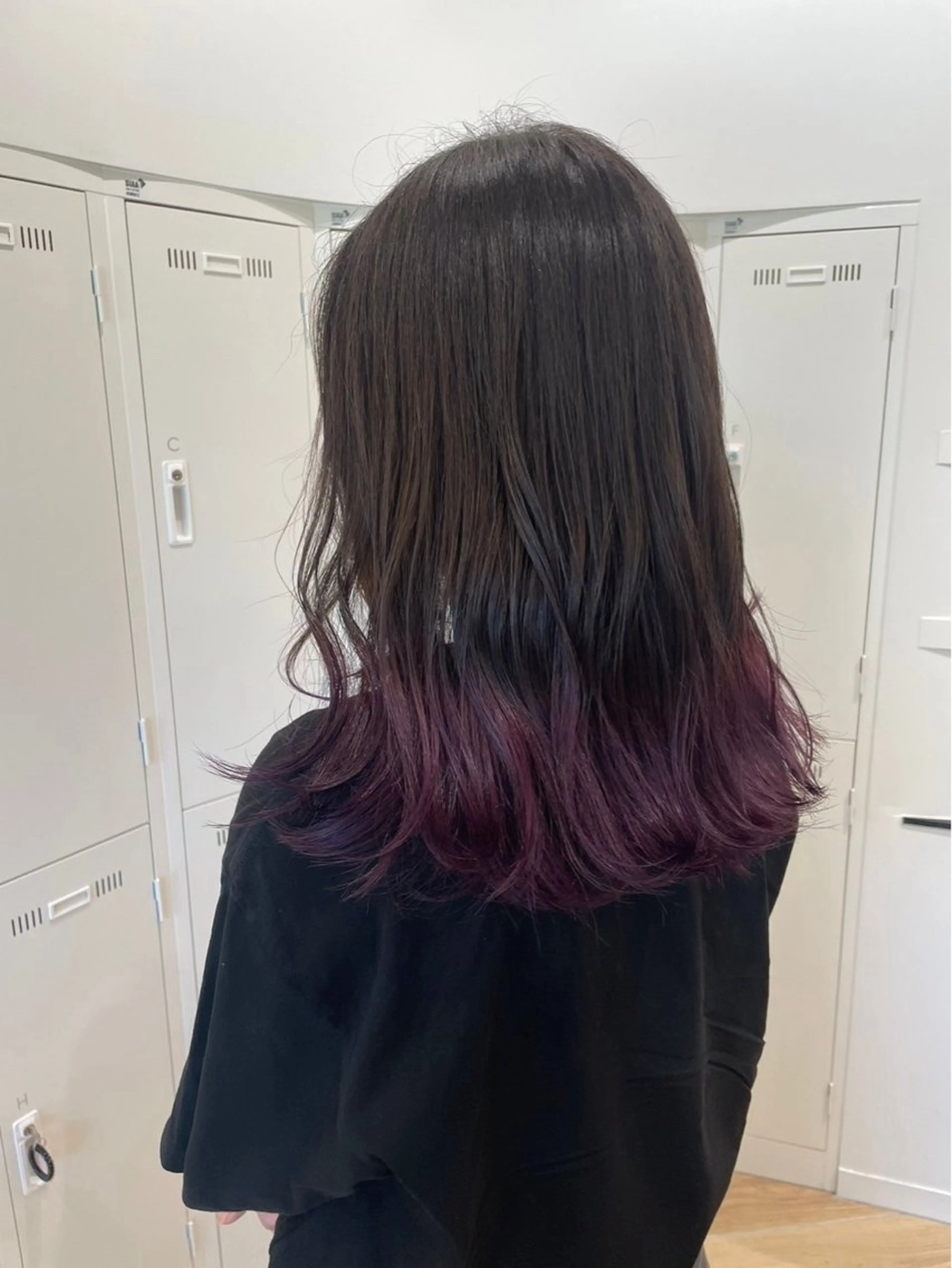 セミロング カラー 艶髪/ハイトーン ️🫧rino🫧のヘアスタイル