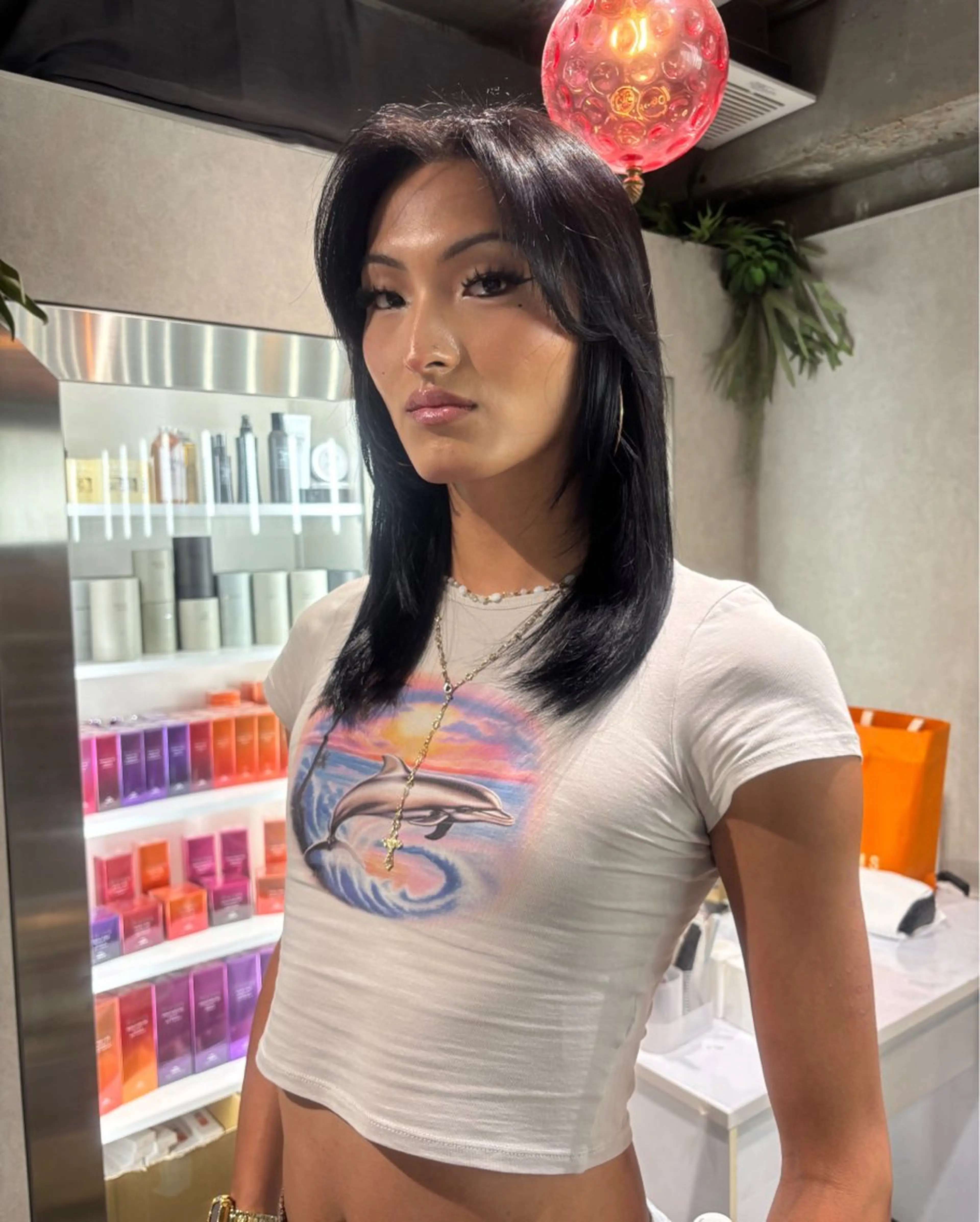 セミロング カラー ヘアアレンジ 切りっぱなしボブ ブリーチ ダブルカラー イヤリングカラー ハイライトカラー カット iona/ハイトーン /ネイルのネイルデザイン