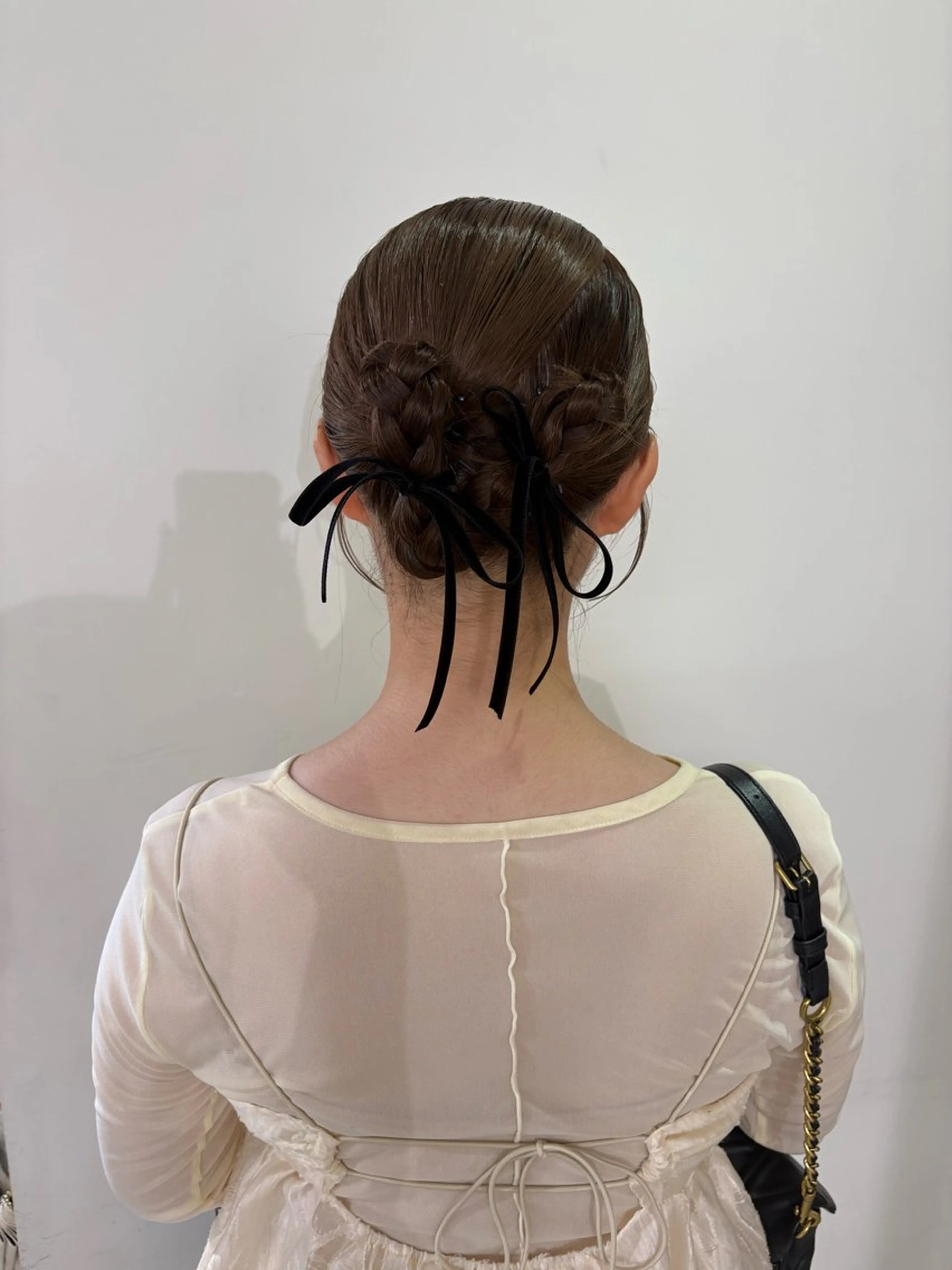 ロング ヘアアレンジ 簡単アレンジ ヘアセット ユナ/ダブルカラー ベージュ ボブカットのヘアスタイル