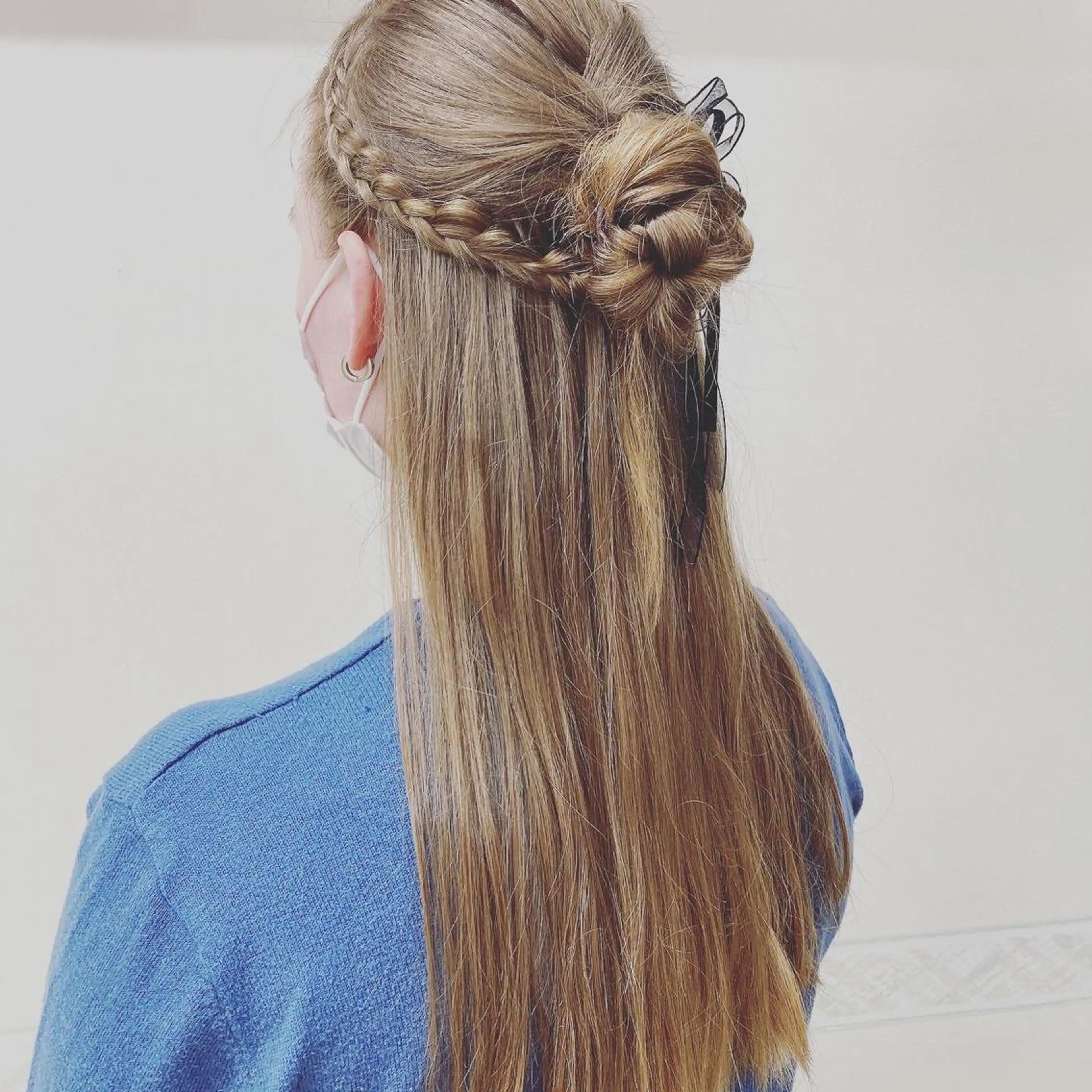 ヘアアレンジ ハーフアップ お団子ヘア 成沢 モニカのヘアスタイル