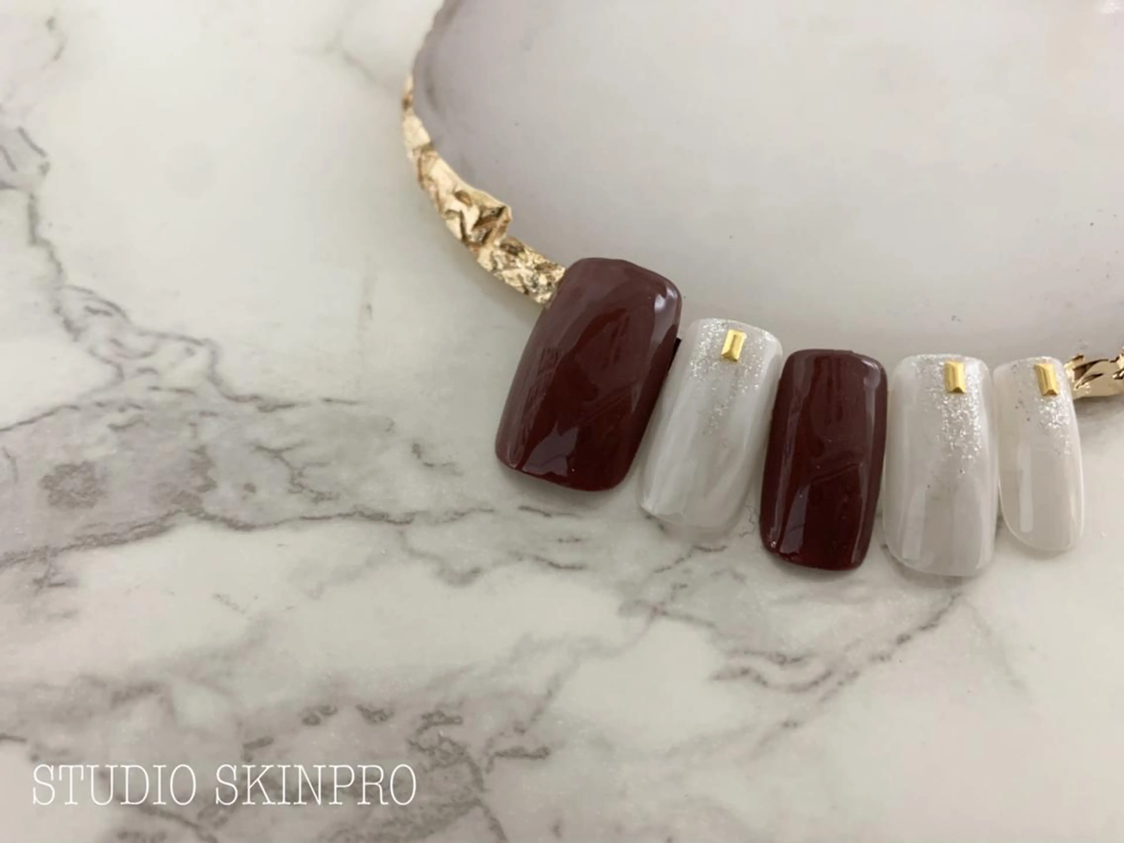 ネイル Nail 予約受付スキンプロのネイルデザイン