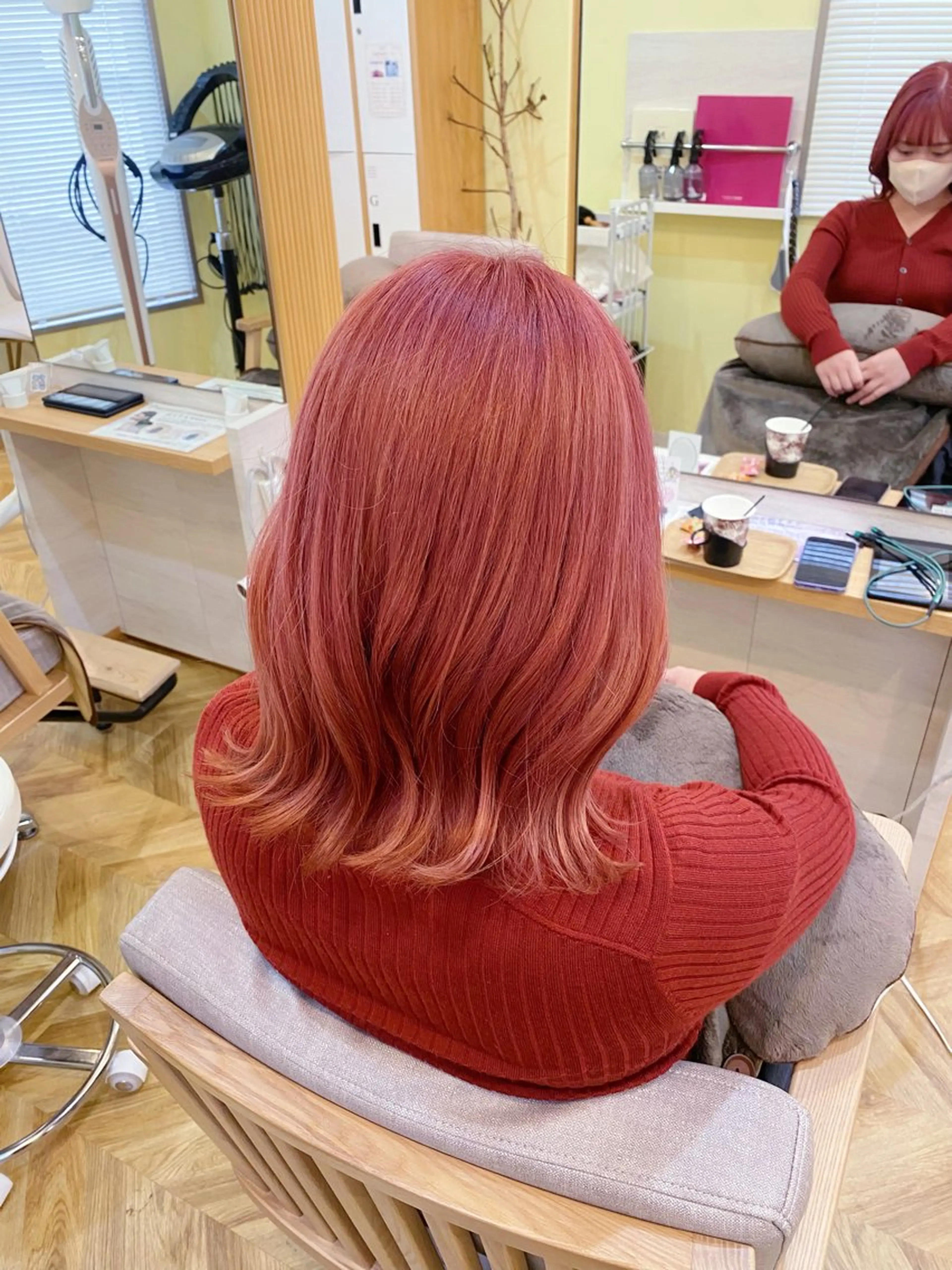 ミディアム カラー ベージュカラー ブリーチ ピンクカラー ピンクベージュ ヘアカラー 南上 野々佳のヘアスタイル