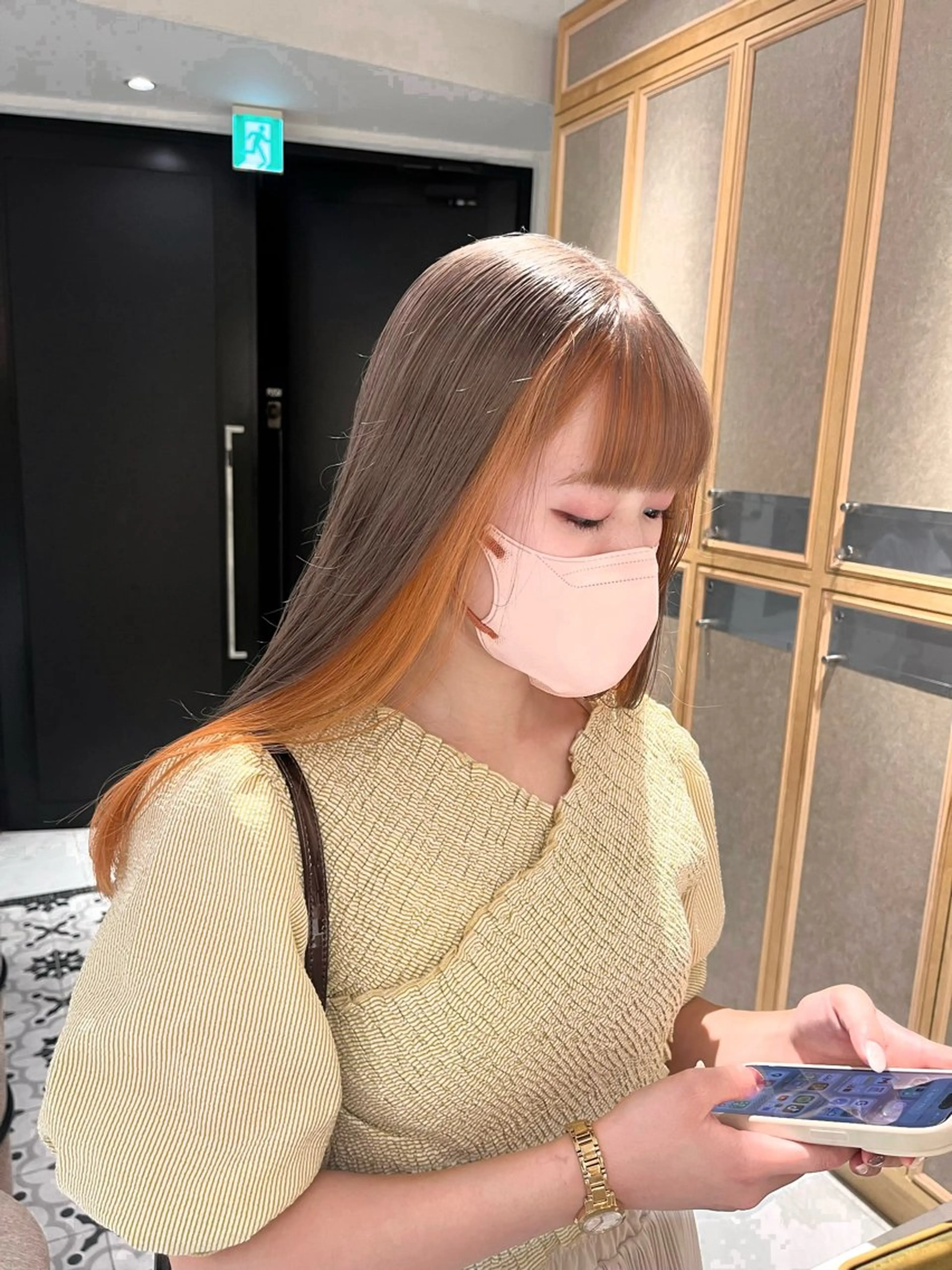 ロング ヘアカラー トリートメント 淡いハイトーンカラー レイヤーカットゆうかのヘアスタイル