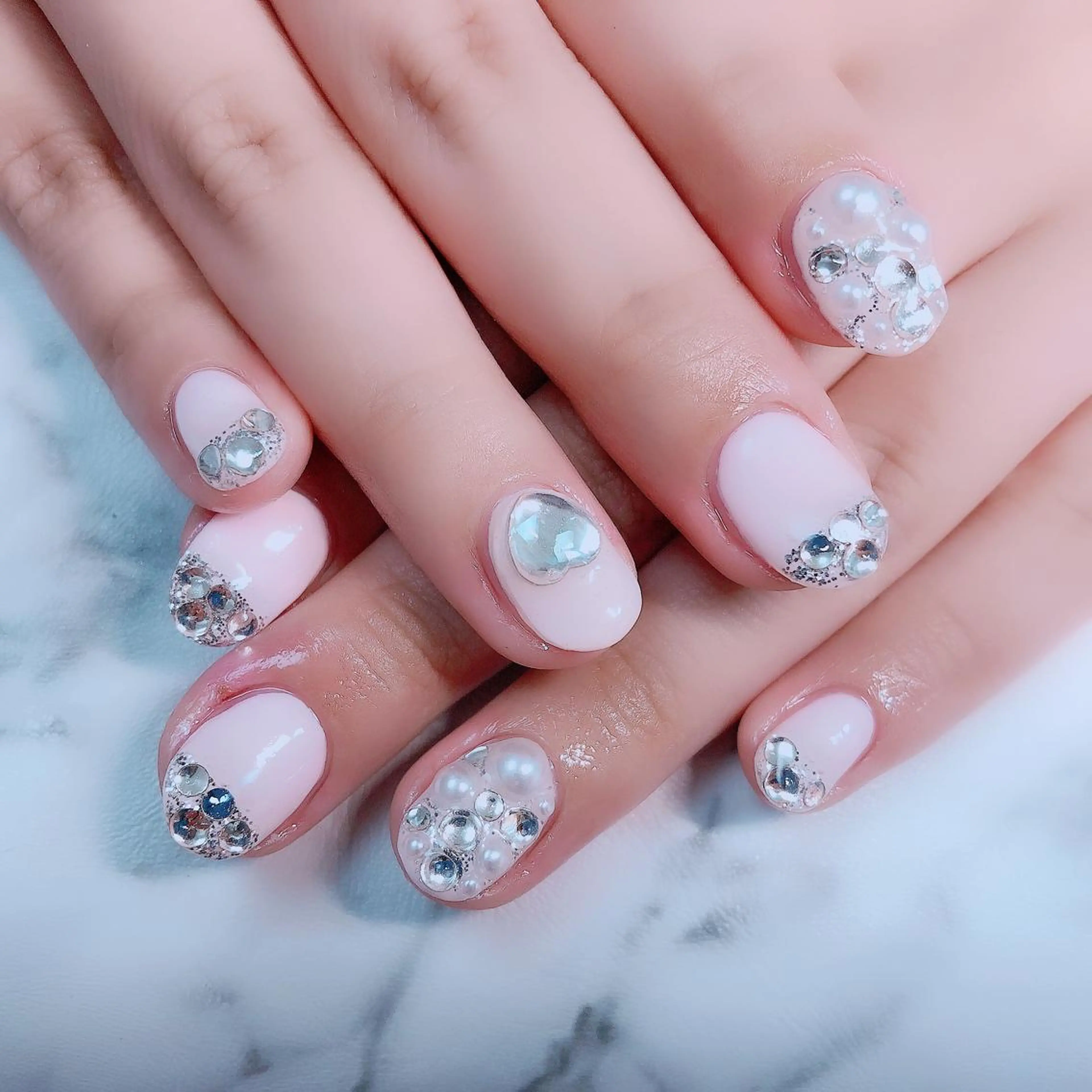 ネイル ネイルサロンエクラ 🫧Shizukaのネイルデザイン