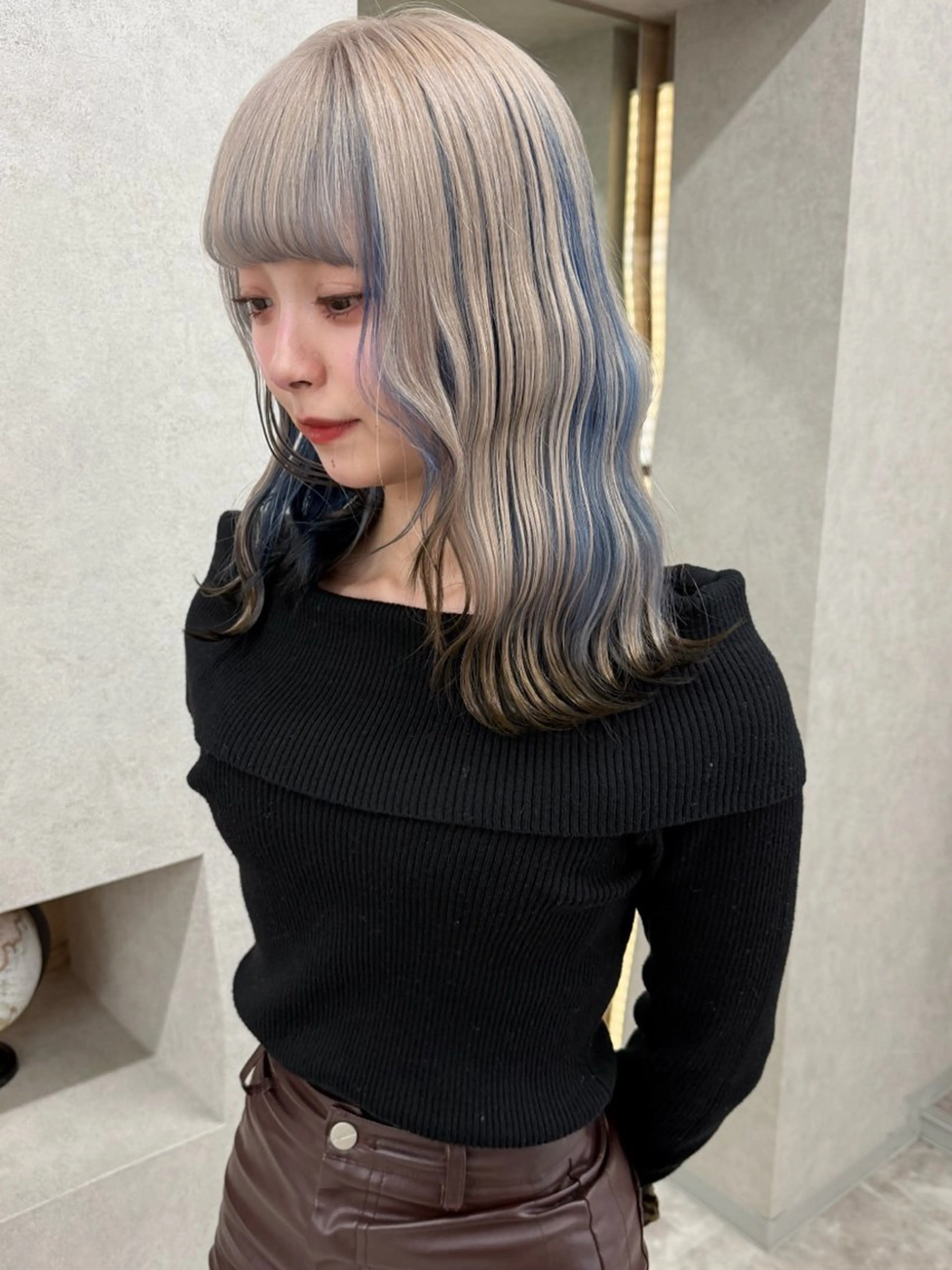 ミディアム カラー ベージュカラー ブリーチ ブルーカラー デザインカラー ダブルカラー ヘアカラー ブリーチ/ベージュ 💕/momoaのヘアスタイル