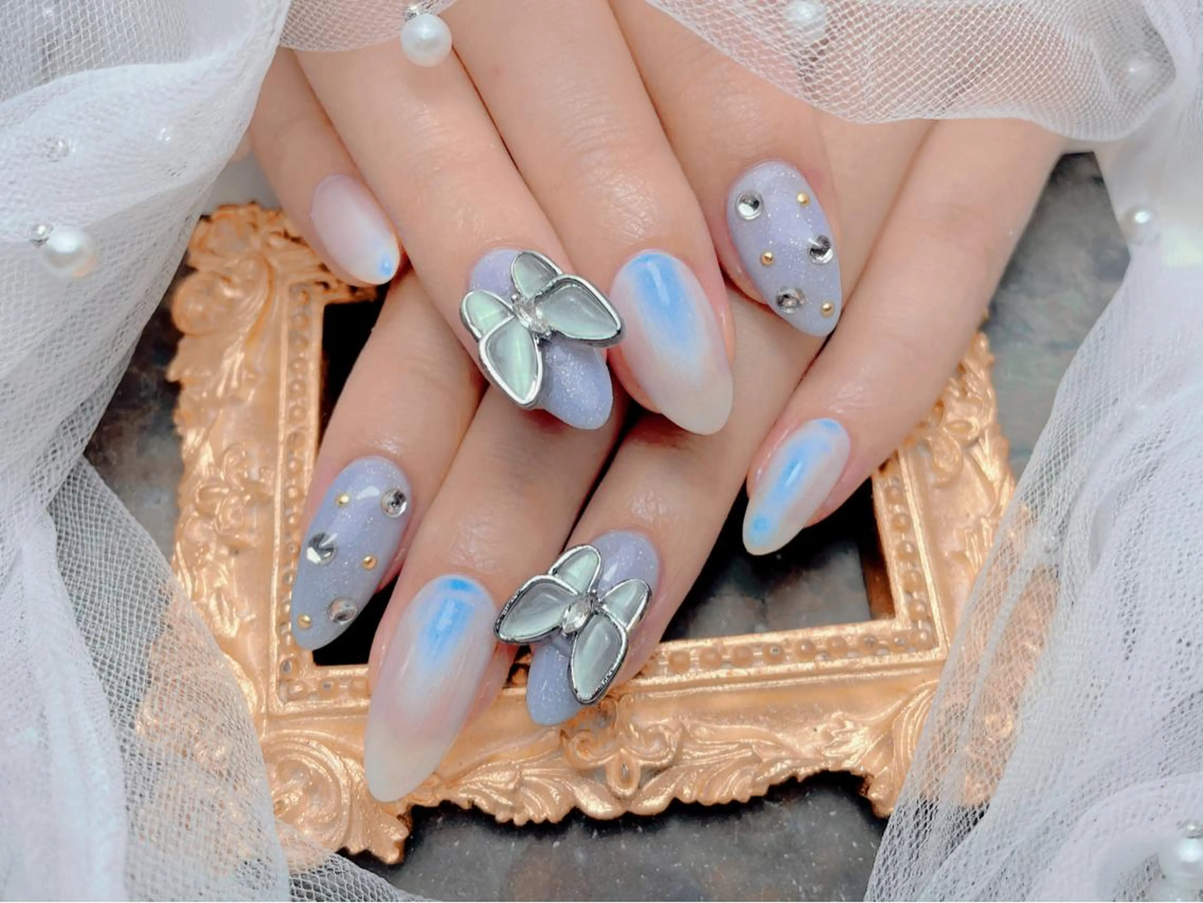 ネイル ハンドネイル マジック ミラーのネイルデザイン