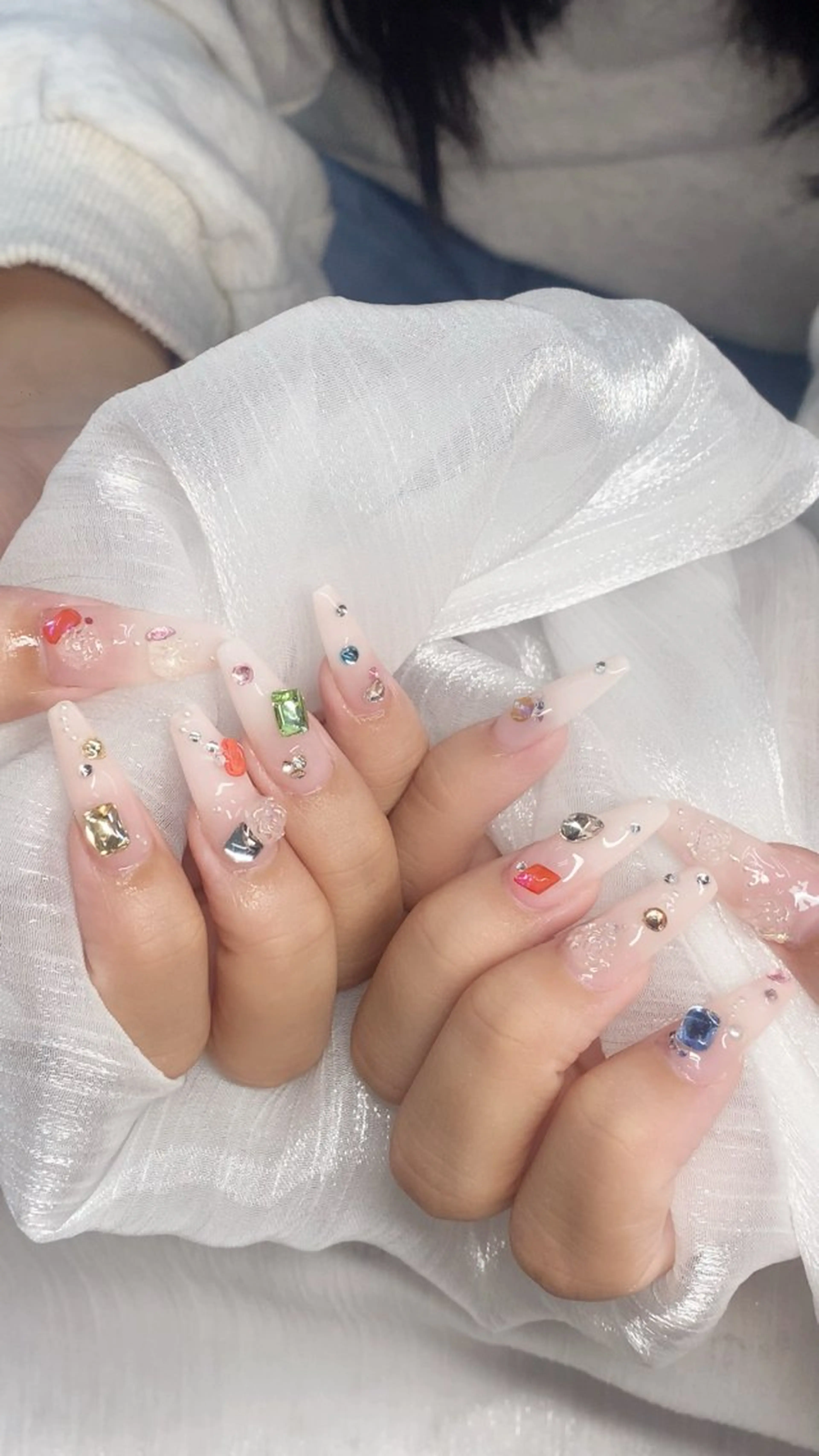 ネイル チークネイル グラデーション キラキラネイル ラメ(グリッター) ラメグラデーション Rei _Nailのネイルデザイン