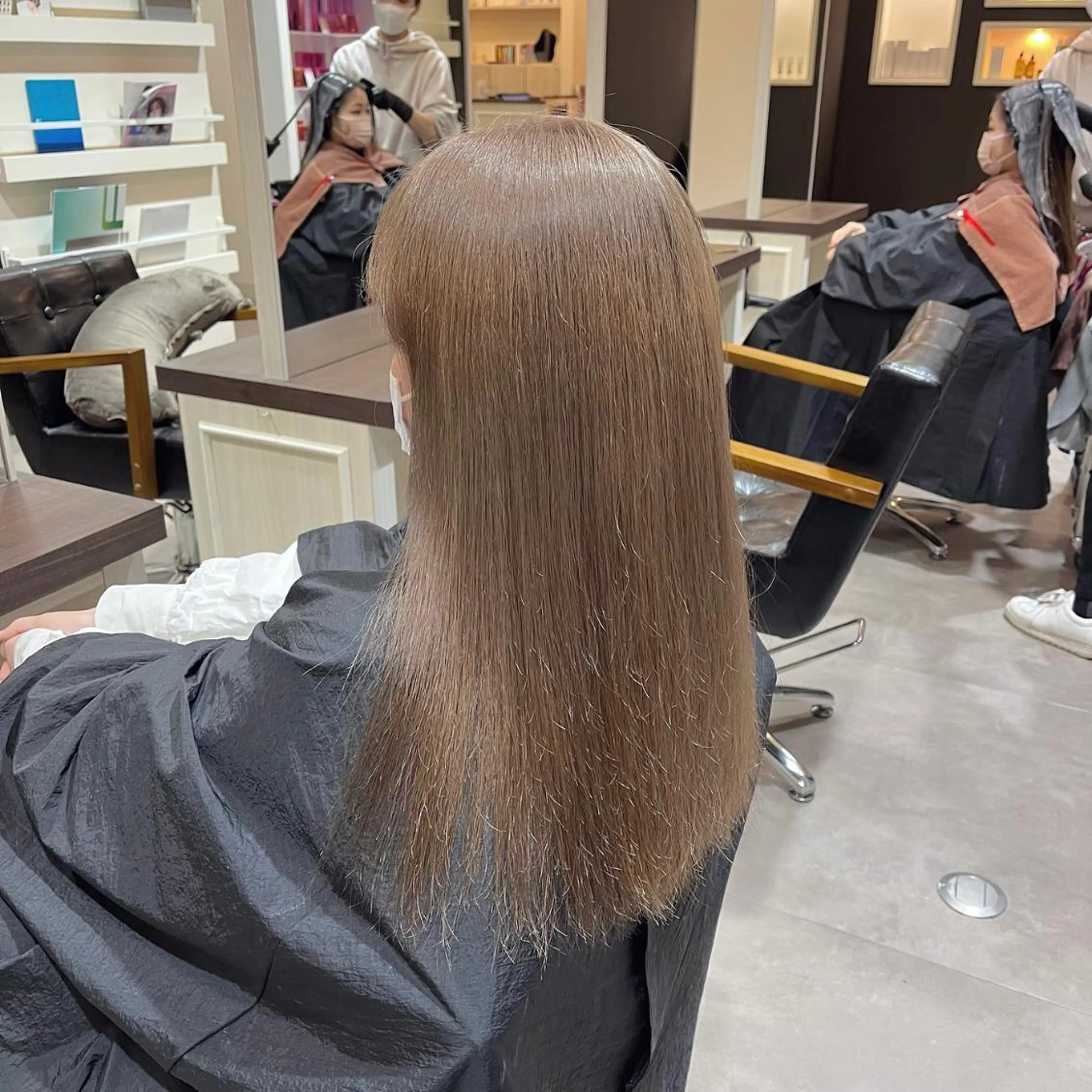 ロング カラー 渡邊 唯のヘアスタイル