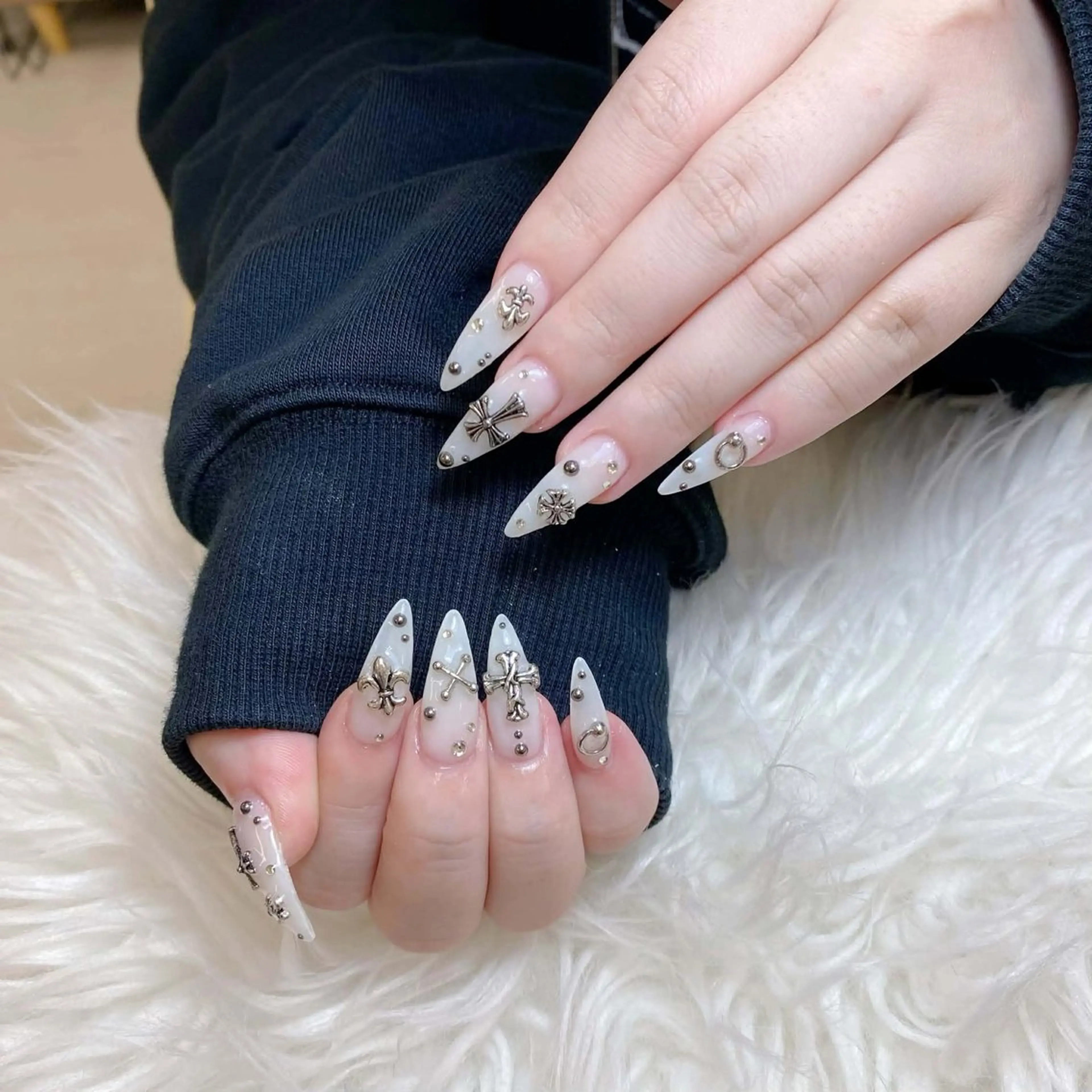 ネイル ハンドネイル ミン ゴテゴテネイルのネイルデザイン