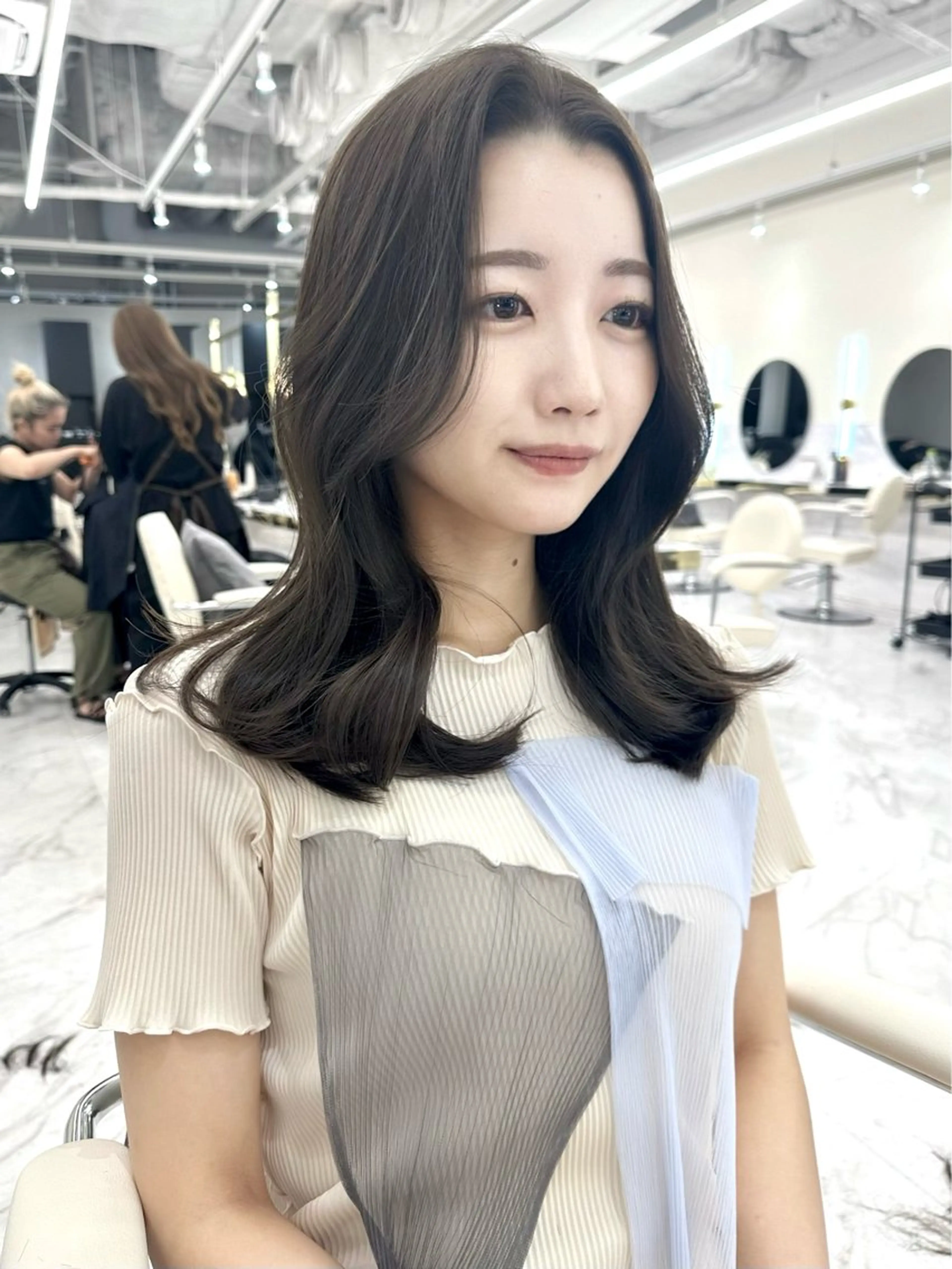 セミロング カラー パーマ ヘアアレンジ 透明感カラー ボブ ヨシンモリ 韓国風ヘア レイヤーカット カット ヘアカラー トリートメント ニシダヒカリ🌙 髪質改善×似合わせのヘアスタイル