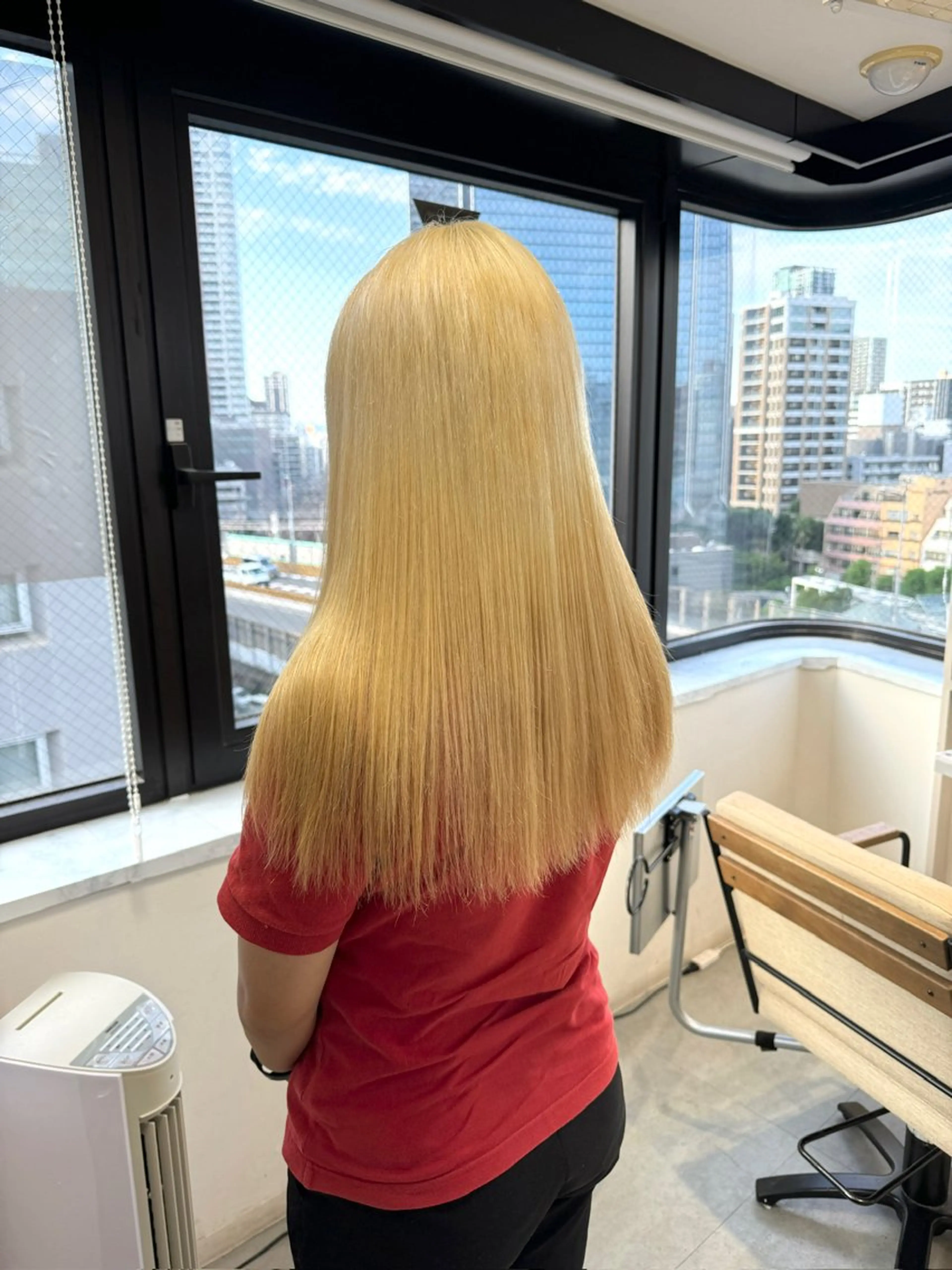 ロング カラー ブリーチ 抜きっぱなしブロンド ブロンド ヘアカラー トリートメント fuka/梅田/ ミルクティーベージュのヘアスタイル