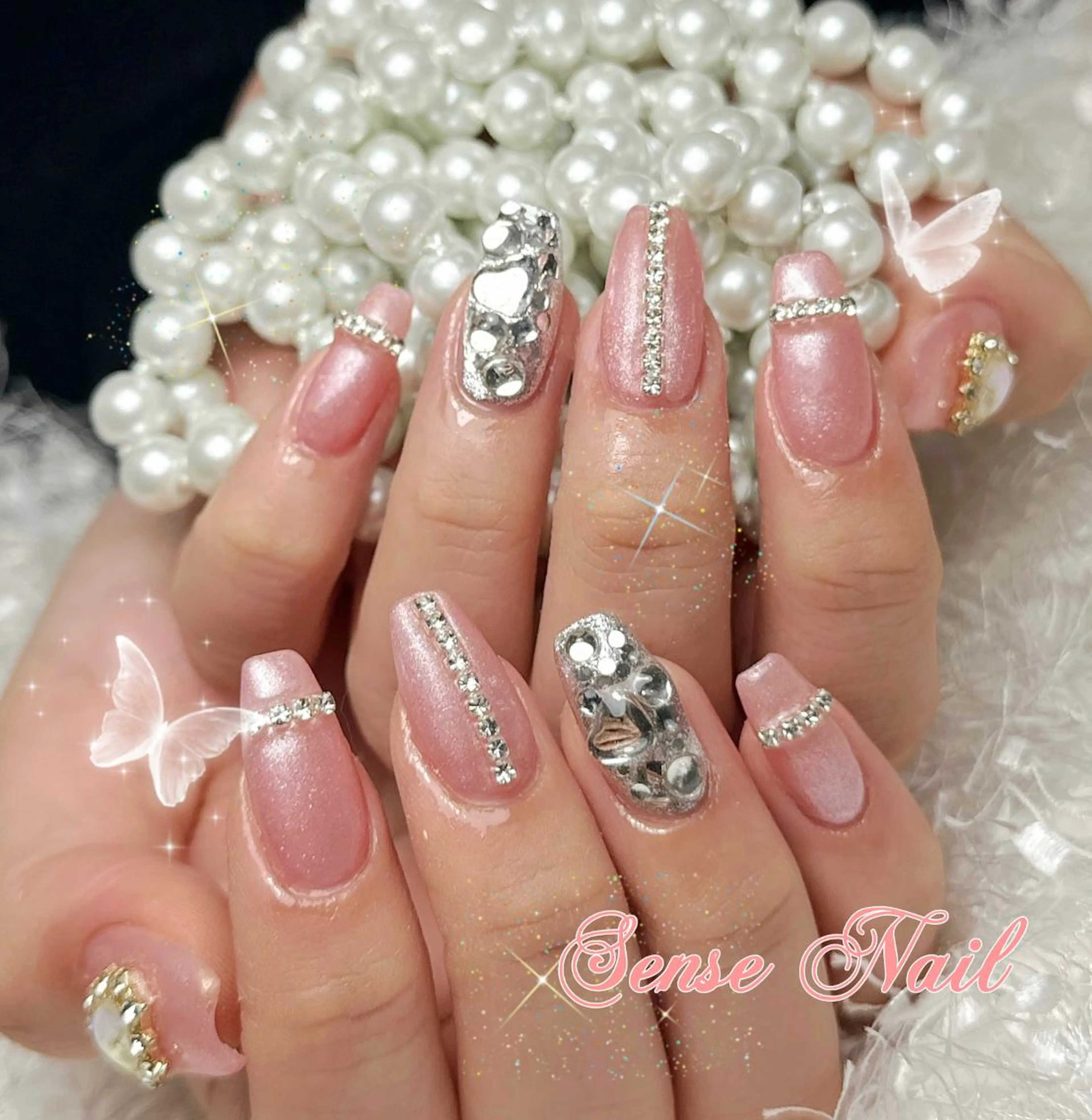 ネイル ハンドネイル ハンドケア Queenie 🦋のネイルデザイン