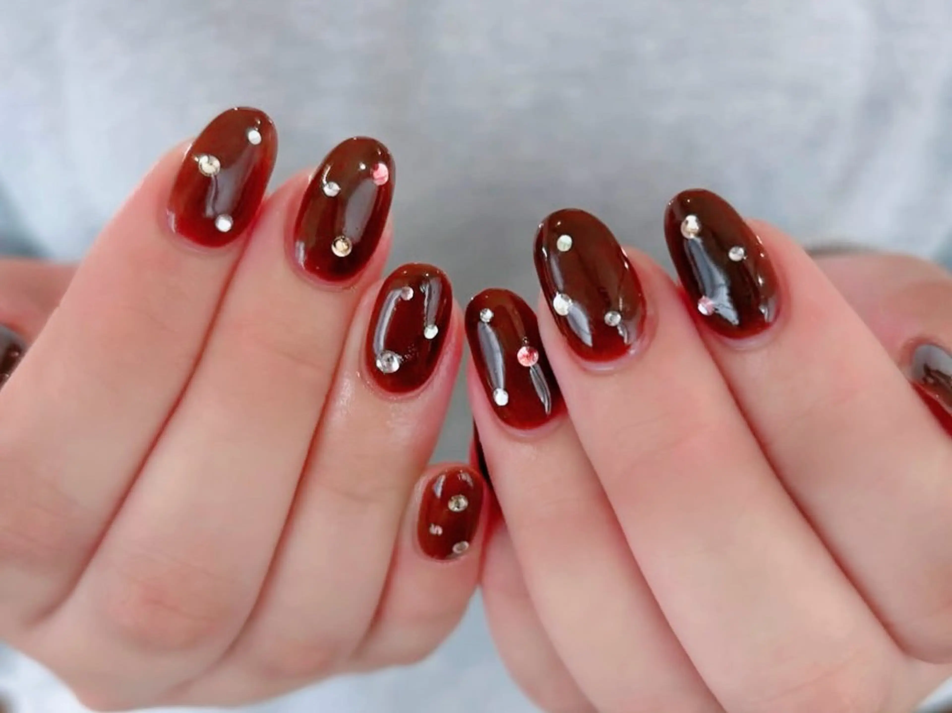 ミディアム ハンドネイル ハンドケア NAILS Soraのネイルデザイン
