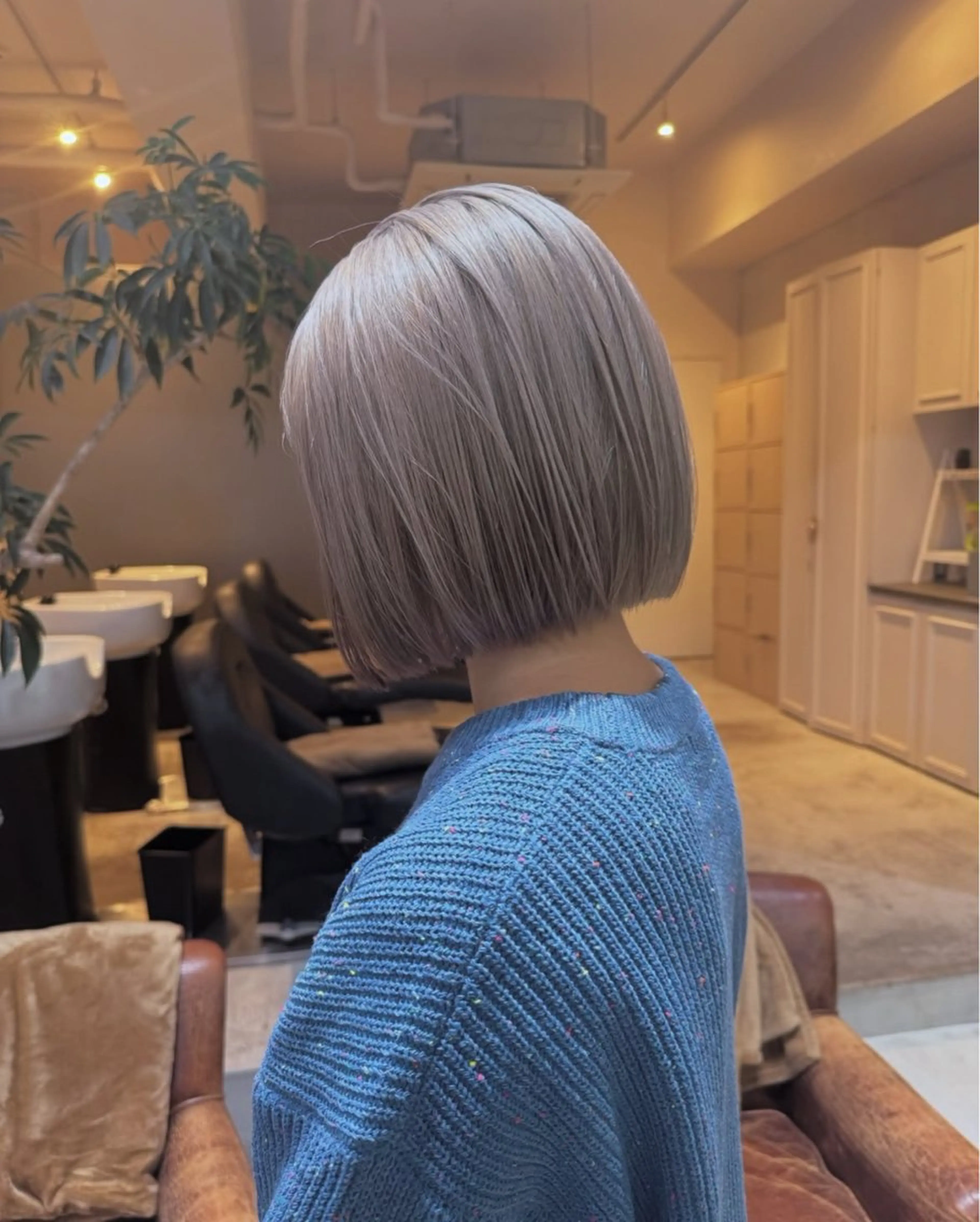 ミディアム カラー カット ヘアカラー 髪質改善×ハイトーン レイヤー天神美容室のヘアスタイル