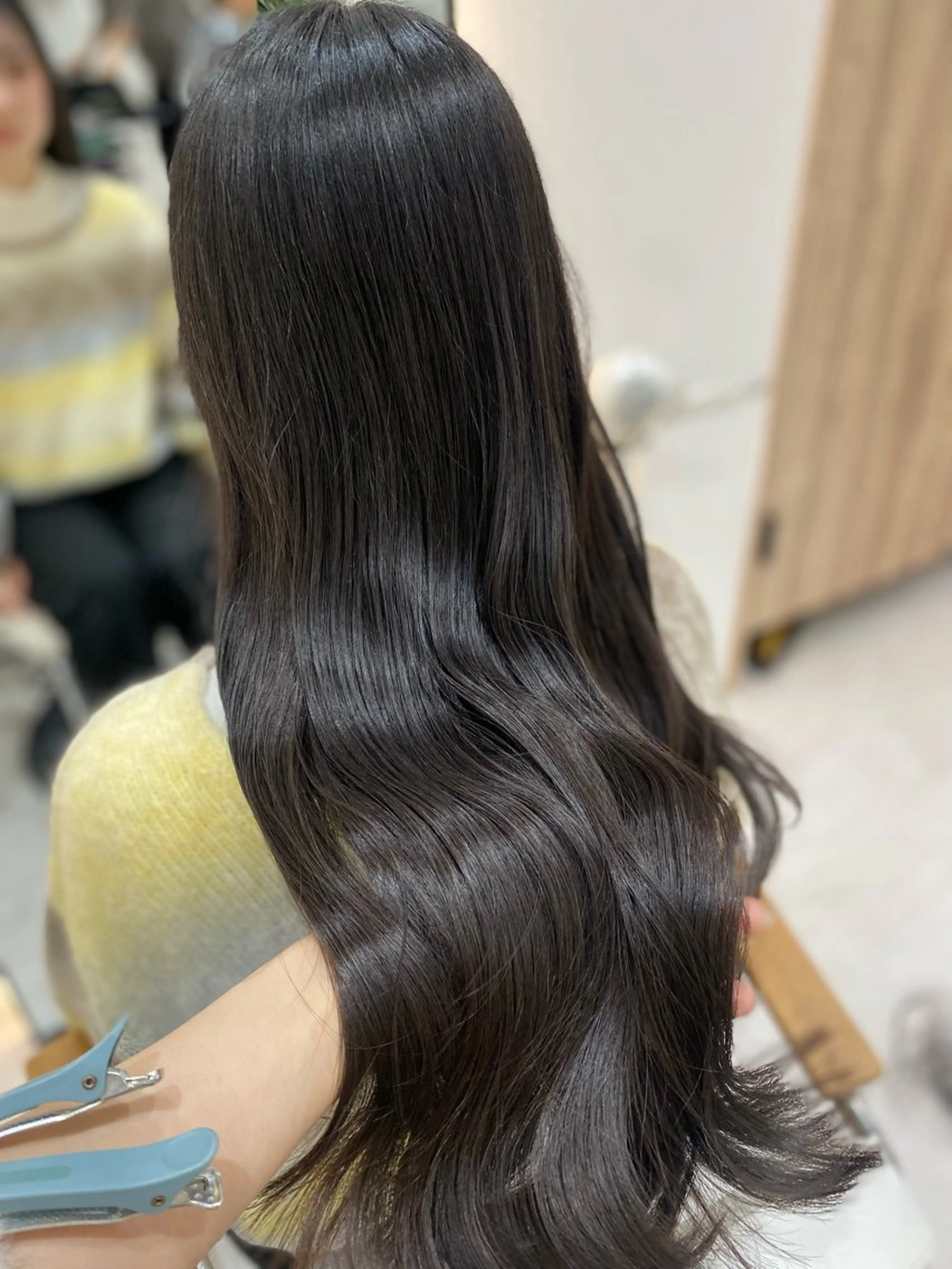 ロング 艶髪・透明感カラー・ 韓国ヘア・Yuriのヘアスタイル