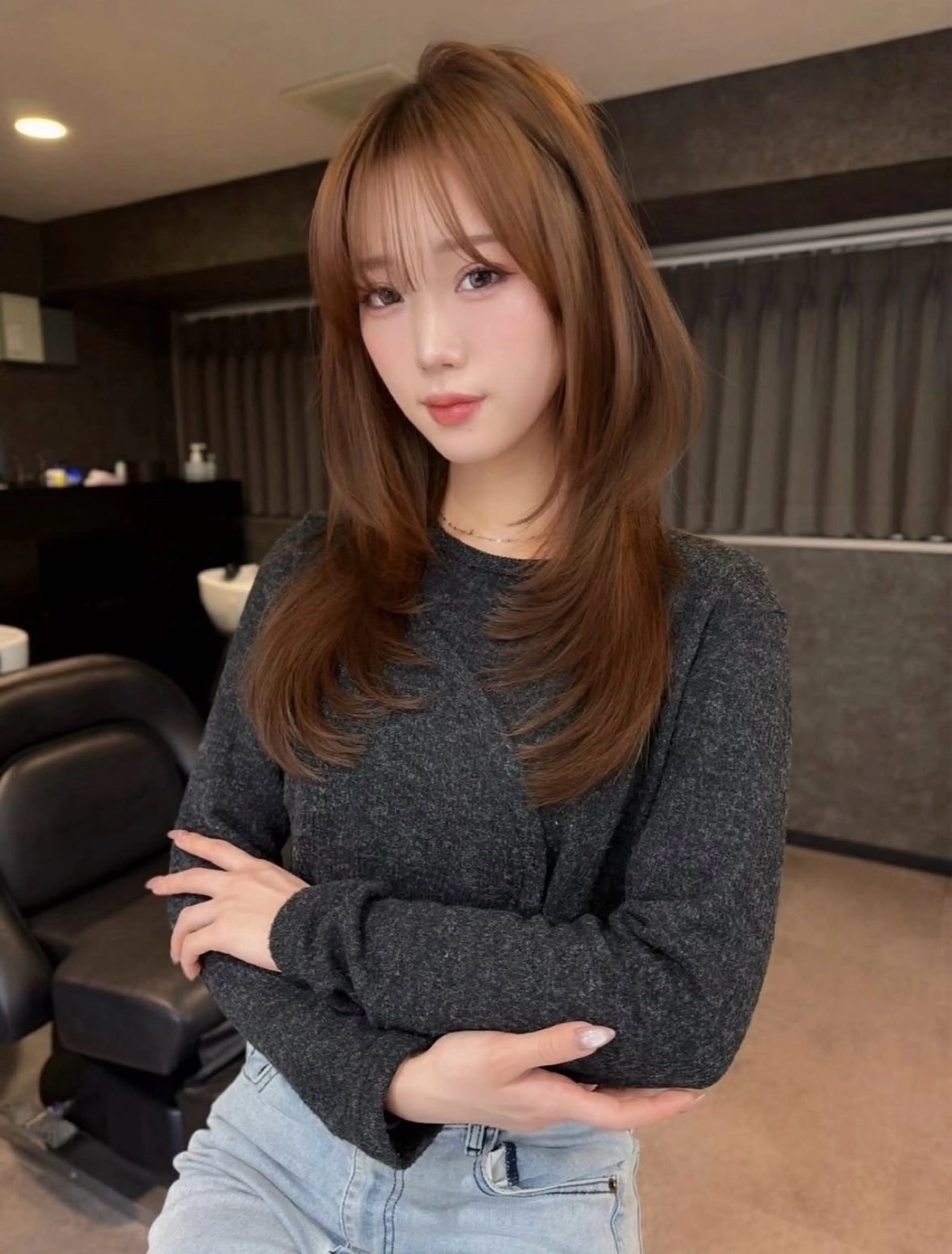 セミロング くびれヘア ハッシュカット 韓国風ヘア レイヤーカット シースルーバング カット ヘアカラー トリートメント 新宿/韓国レイヤー/ 顔まわり/メンズヘアのヘアスタイル