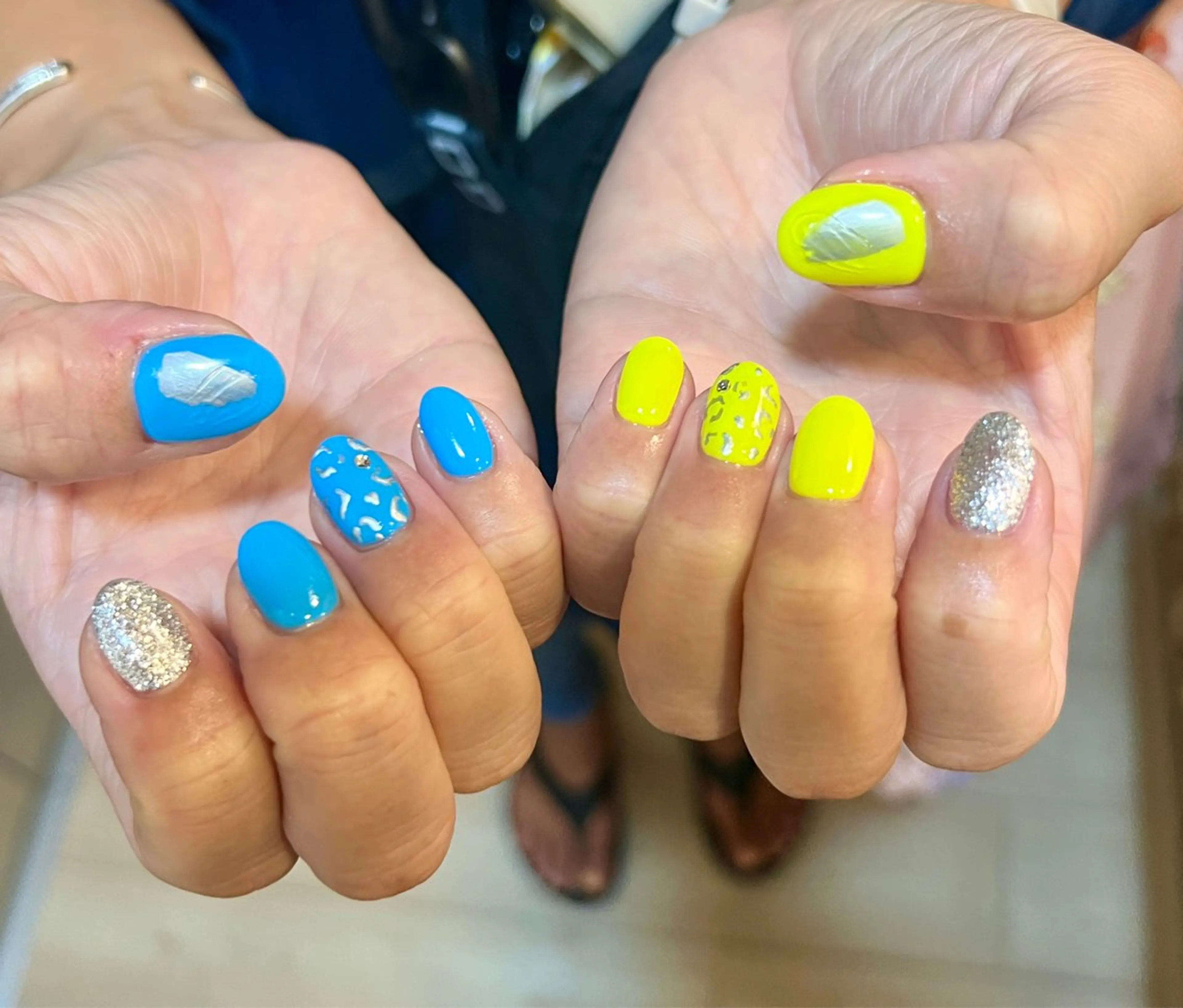 ネイル アニマル柄 アートネイル シルバー ハンドネイル いちじゅう あおいのネイルデザイン