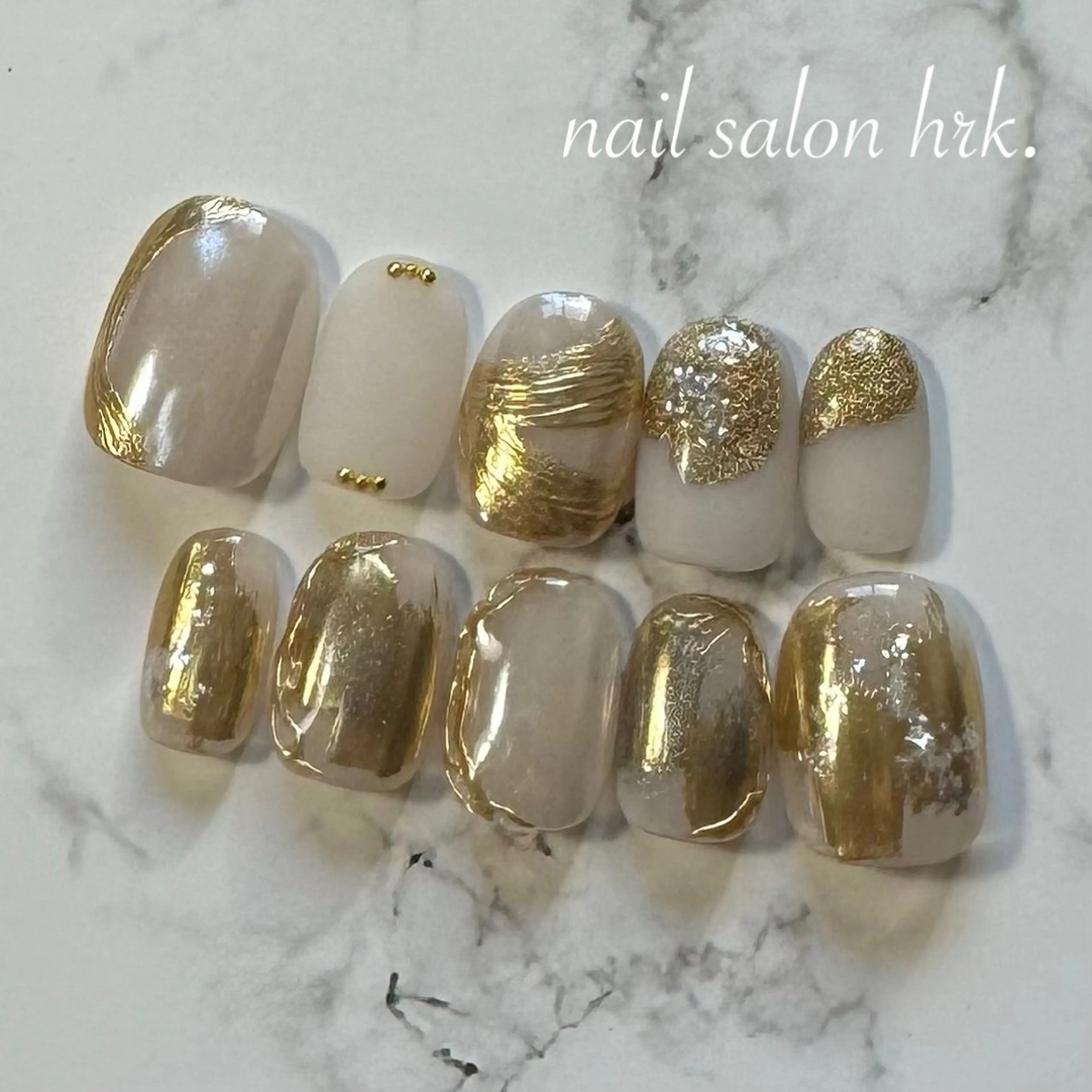 ネイル ゴールド マットネイル ネイルチップ ホワイト Nail Salon hrk.のネイルデザイン