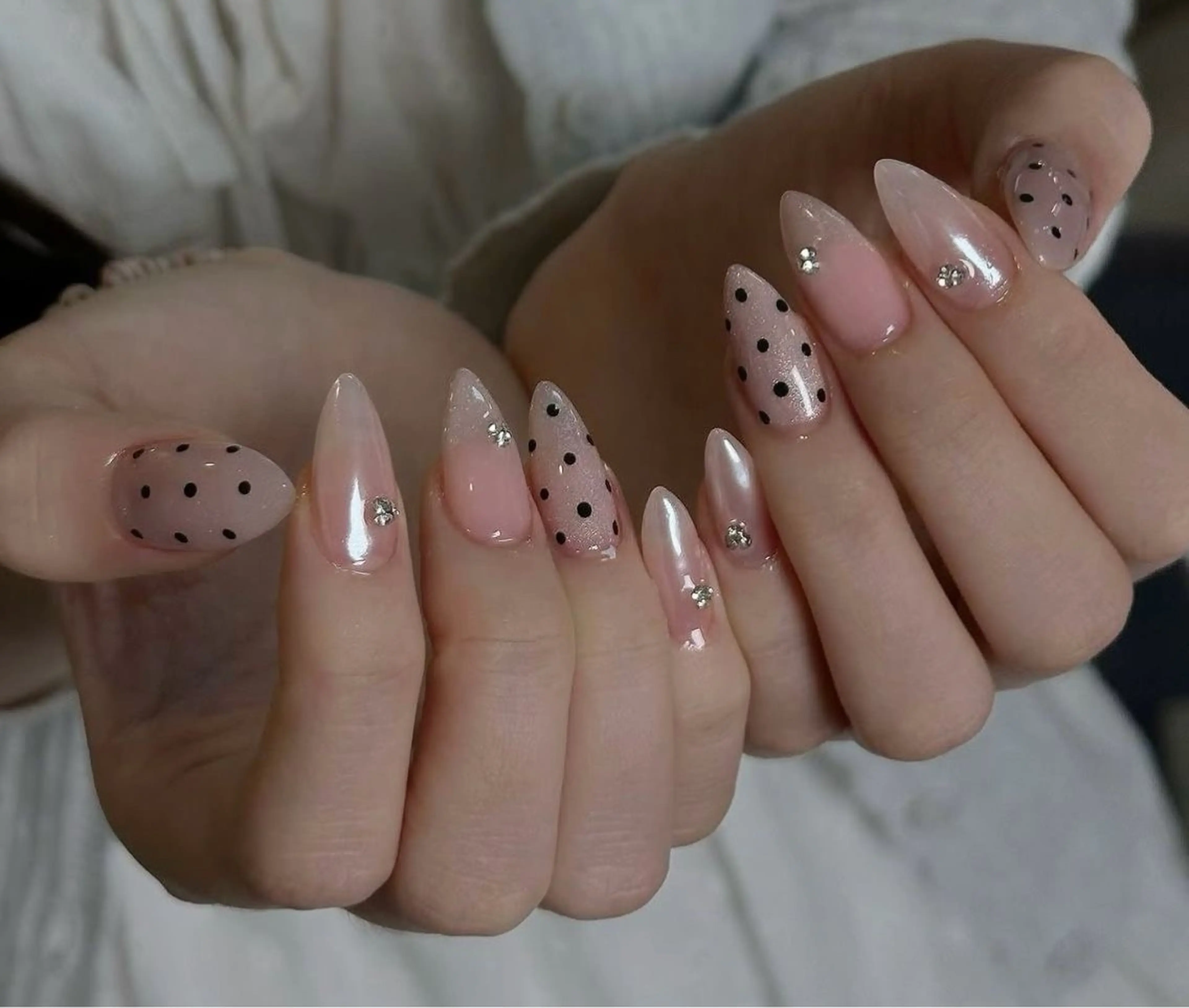 ネイル フレンチネイル キラキラネイル 韓国ネイル シンプルネイル ワンホンネイル ハンドネイル MEI Nailのネイルデザイン