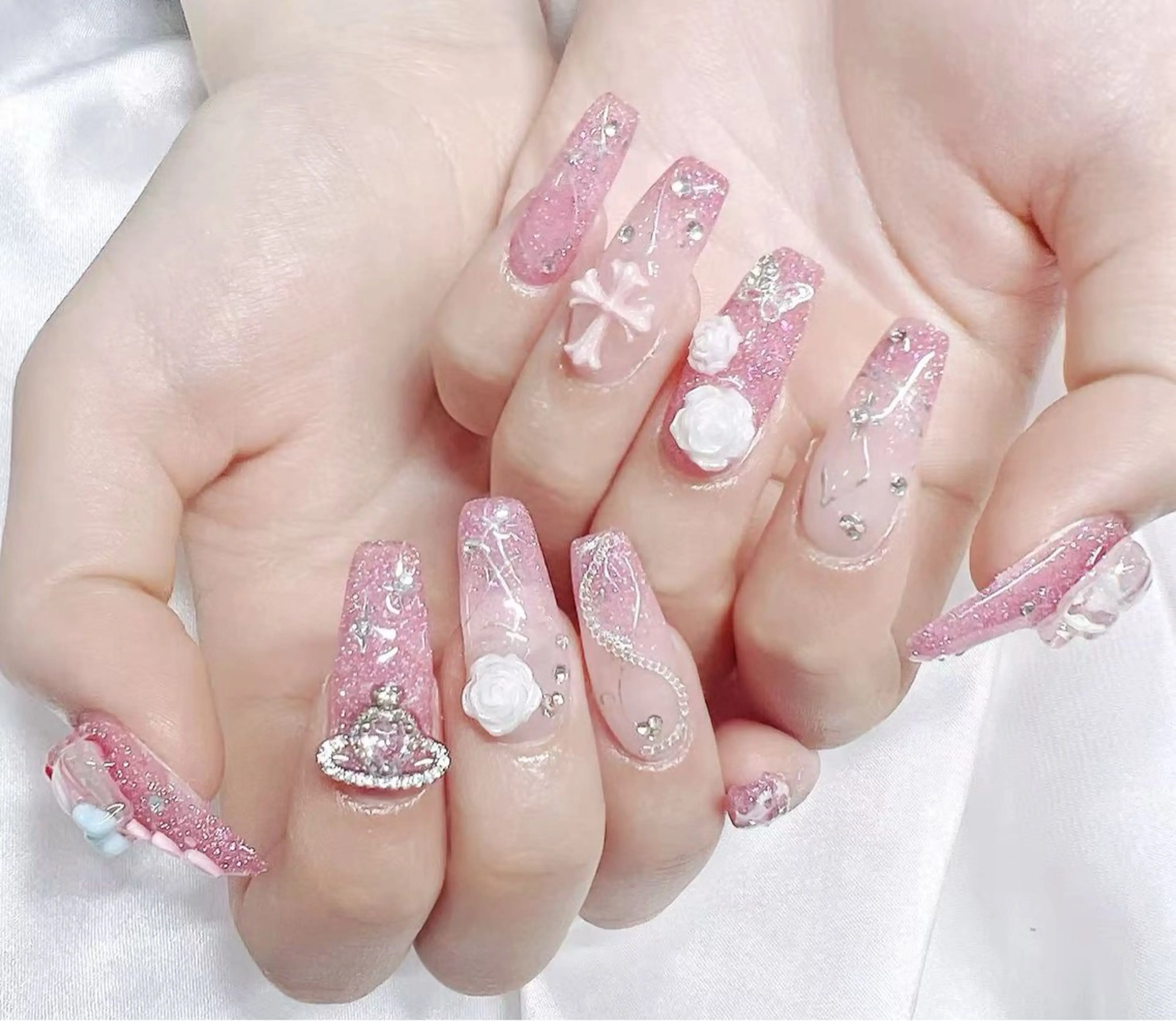 ネイル CeCeまつげパーマ マツエク❣️パリエクのネイルデザイン