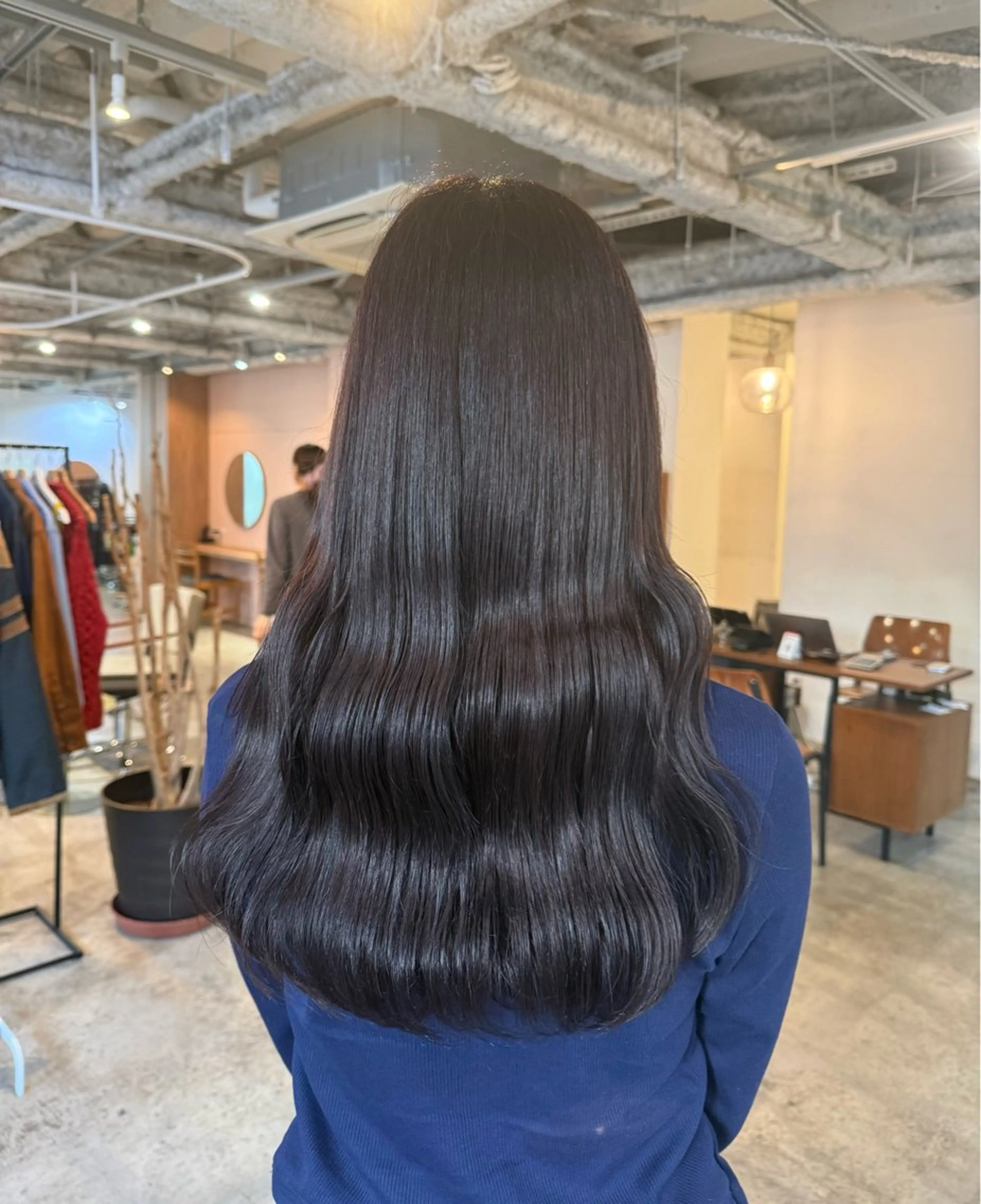カラー ラベンダーカラー ヘアカラー 小西 美優のヘアスタイル