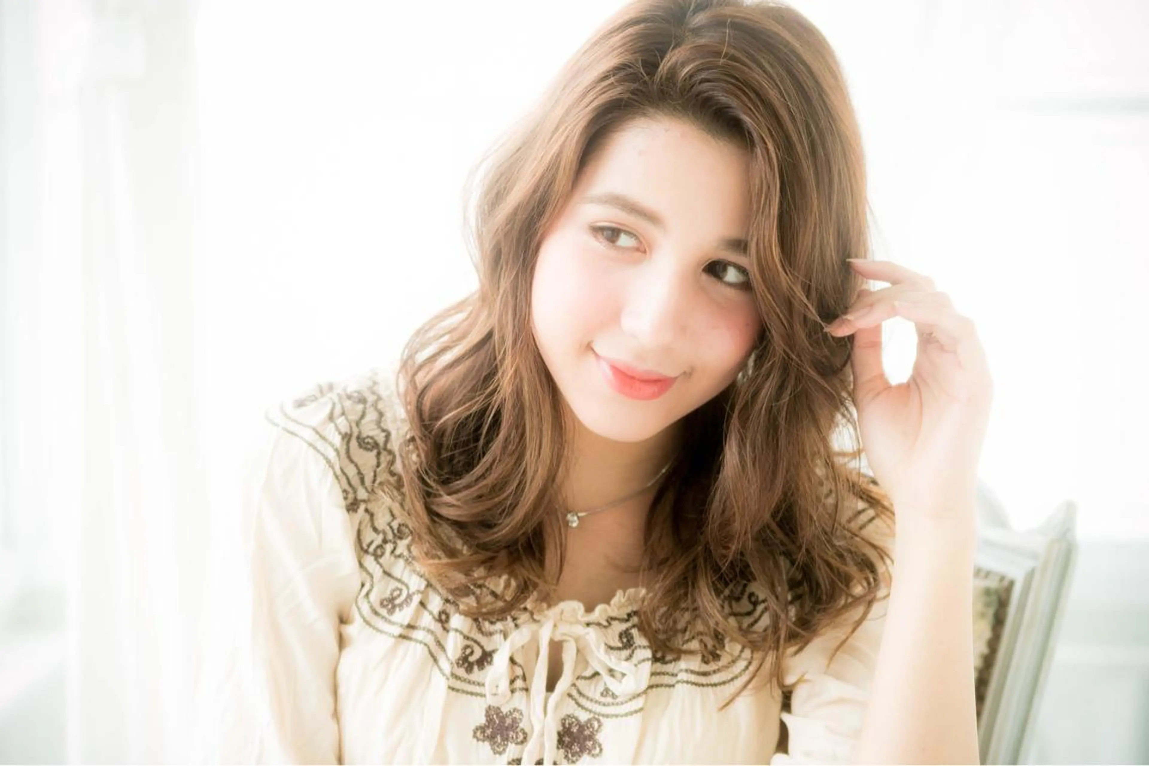 ロング カラー パーマ イルミナカラー ロング 小顔カット 戸津川 隆人のヘアスタイル