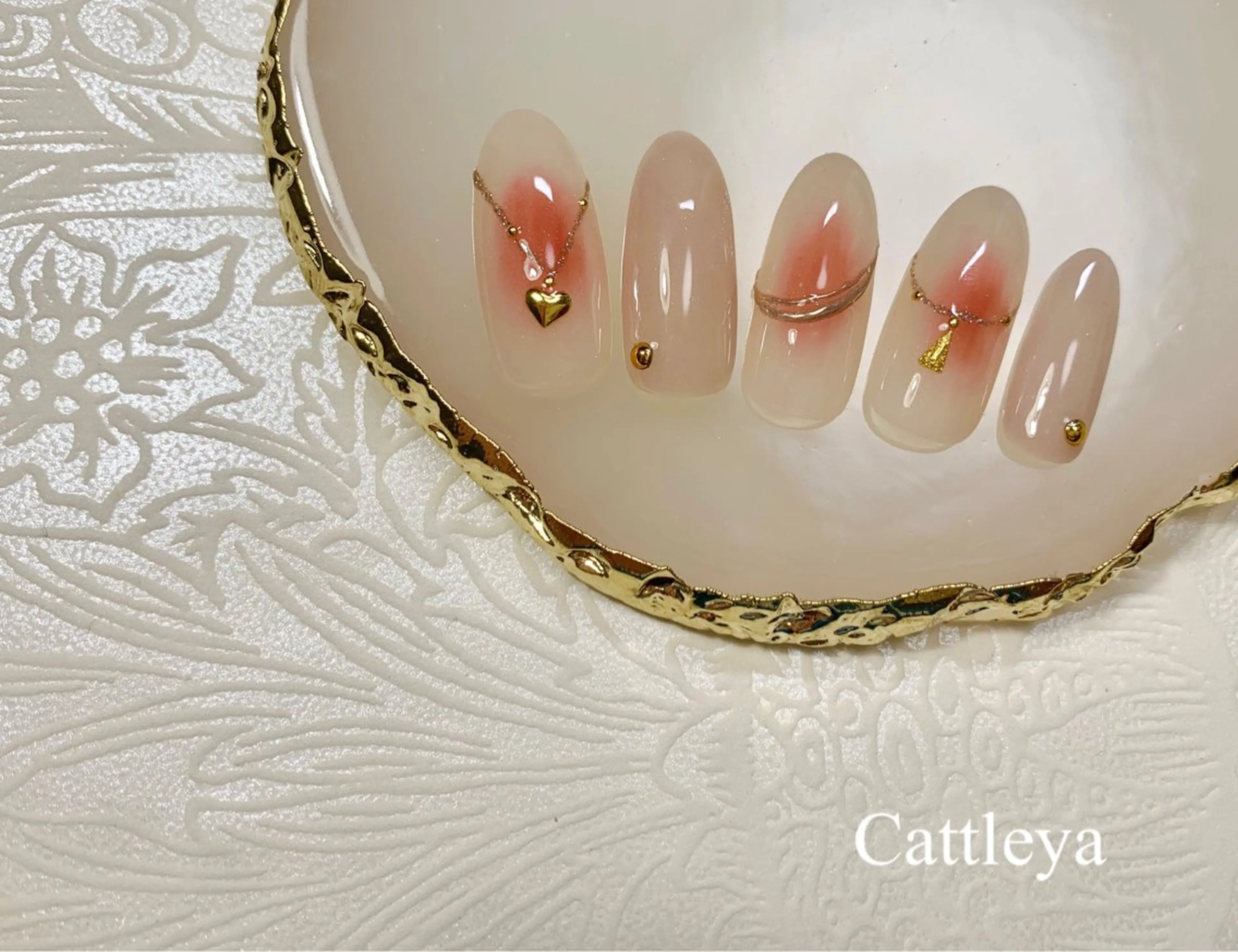 ネイル チークネイル Cattleya カトレアのネイルデザイン