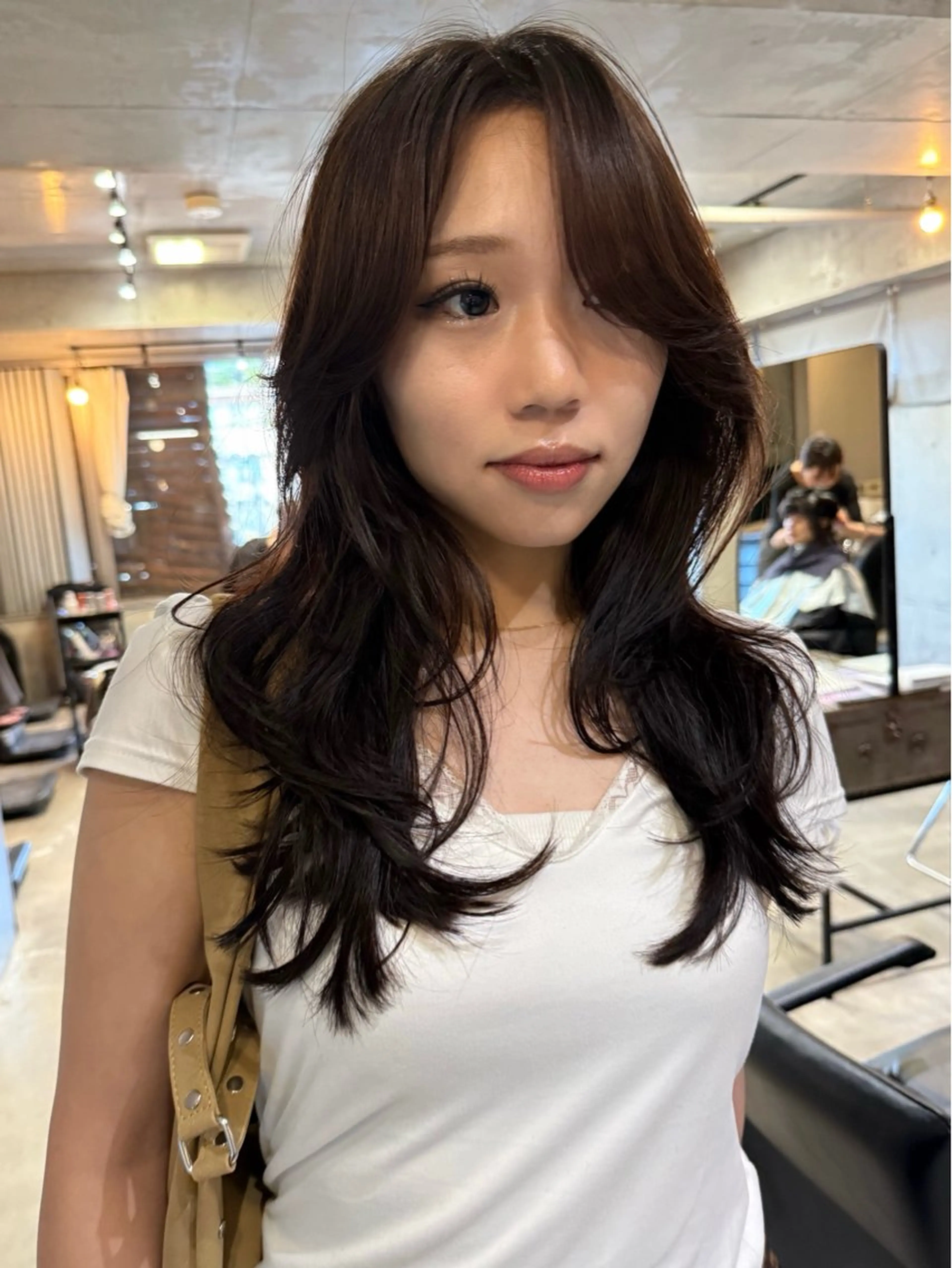 セミロング ボブ 髪質改善 レイヤーカット ウルフカット ウルフレイヤー カット ヘアカラー レイヤーカット\ウル フ　chinatsuのヘアスタイル