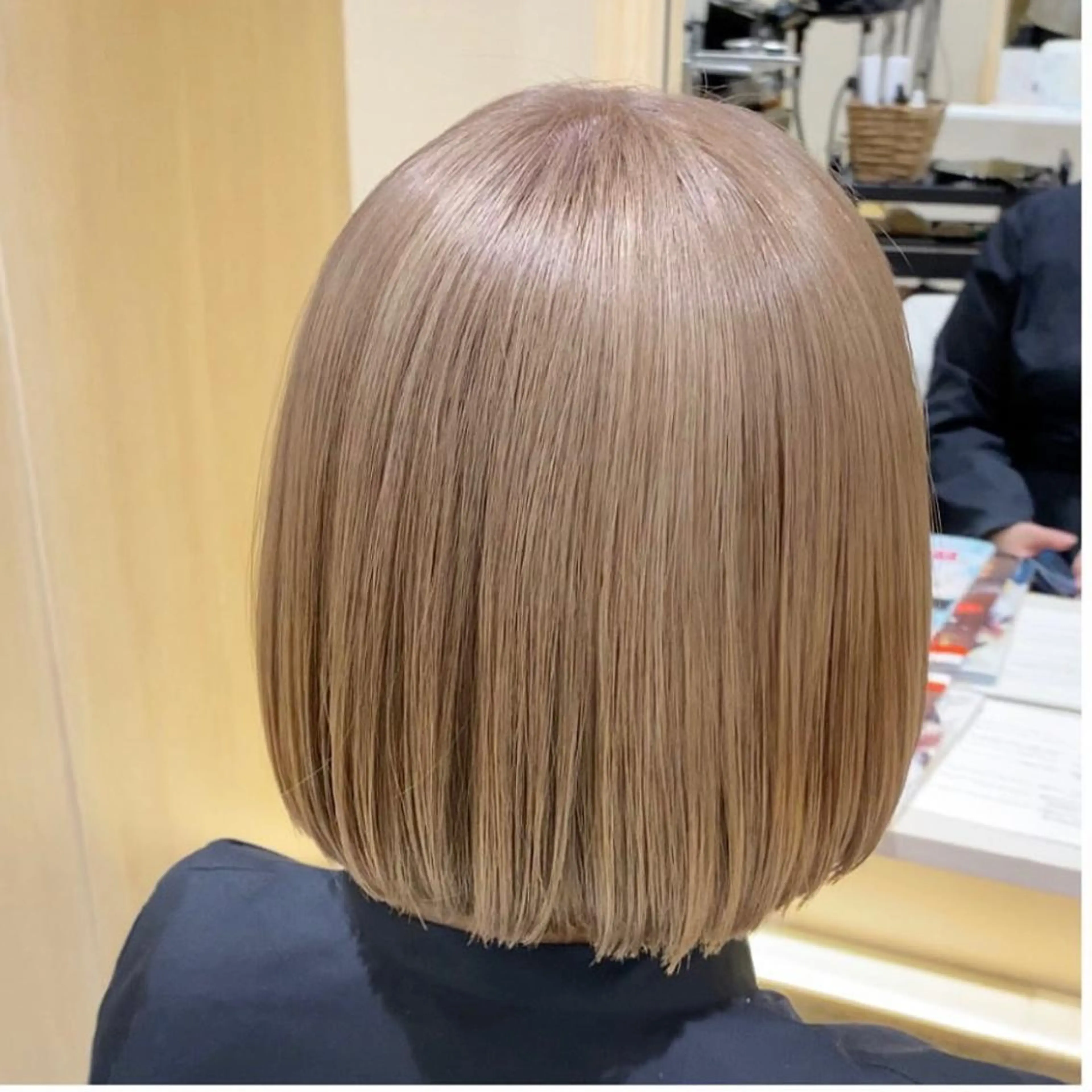 ショート カラー ベージュカラー ヘアカラー 小寺 柚初のヘアスタイル