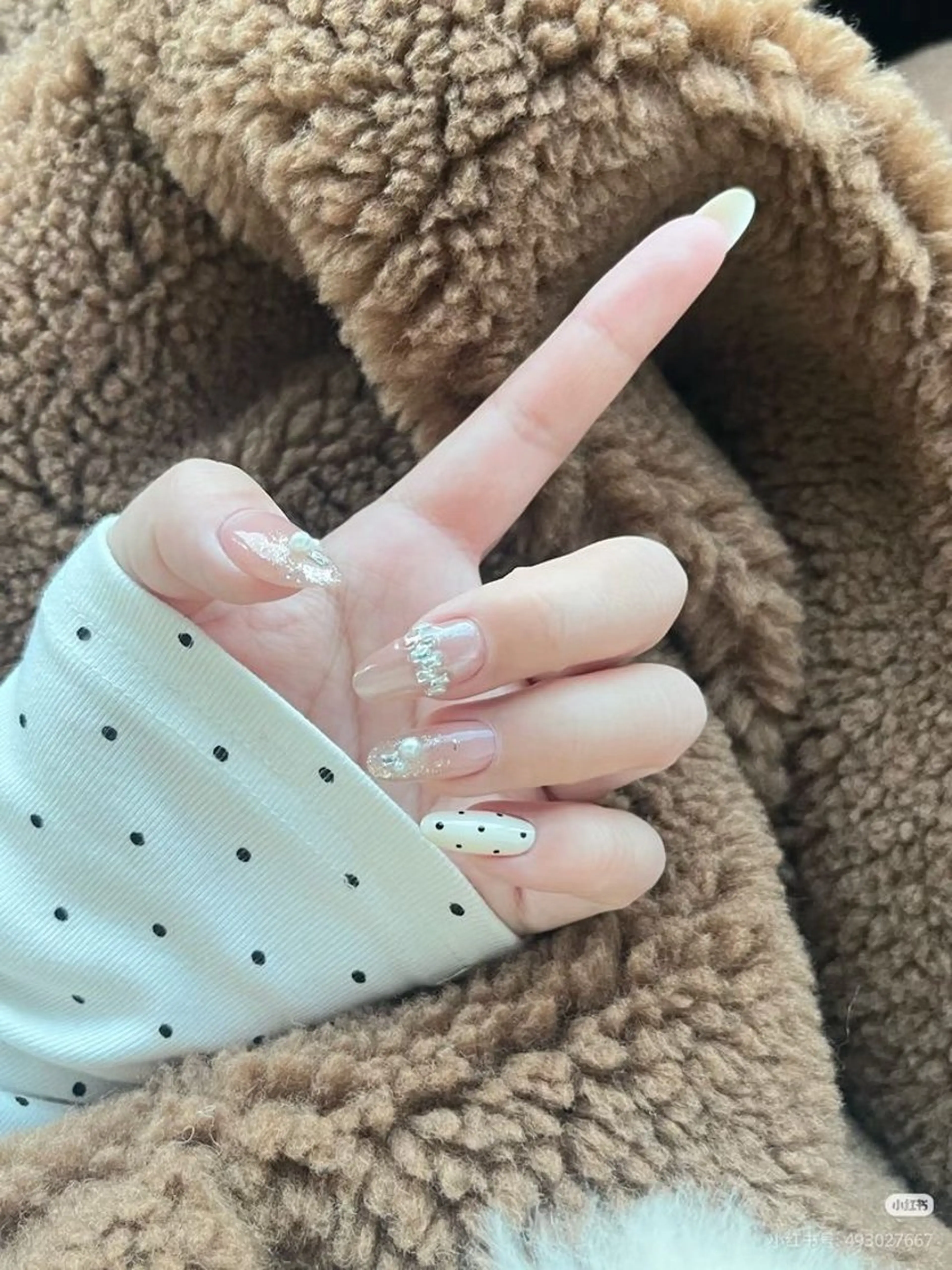 カラー グラデーションカラー ピンクカラー ハンドネイル AIN Nailのネイルデザイン