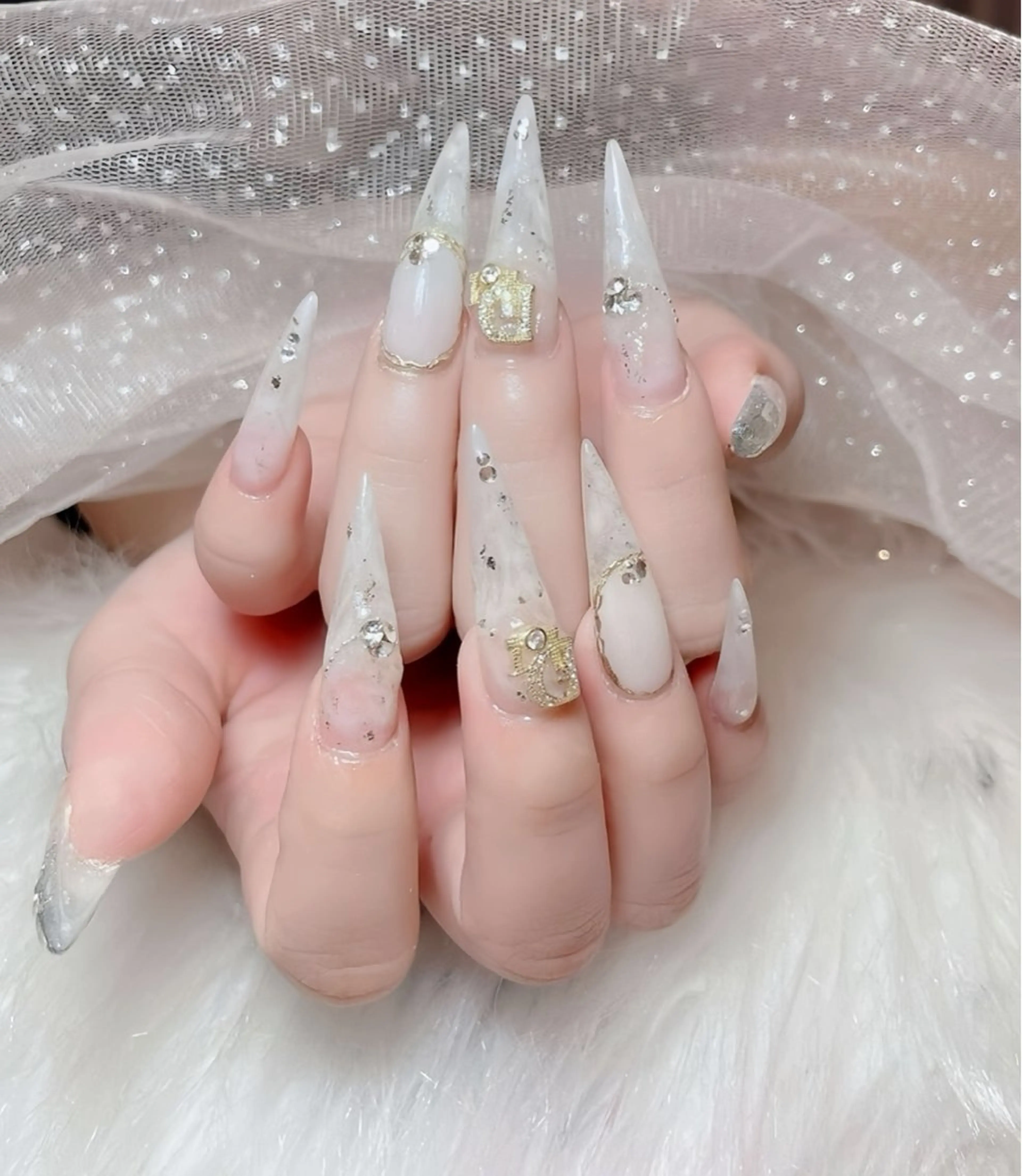 ネイル オーロラネイル チークネイル 桜ネイル クリアネイル ドット ハンドネイル Rin Nail 新大久保店のネイルデザイン