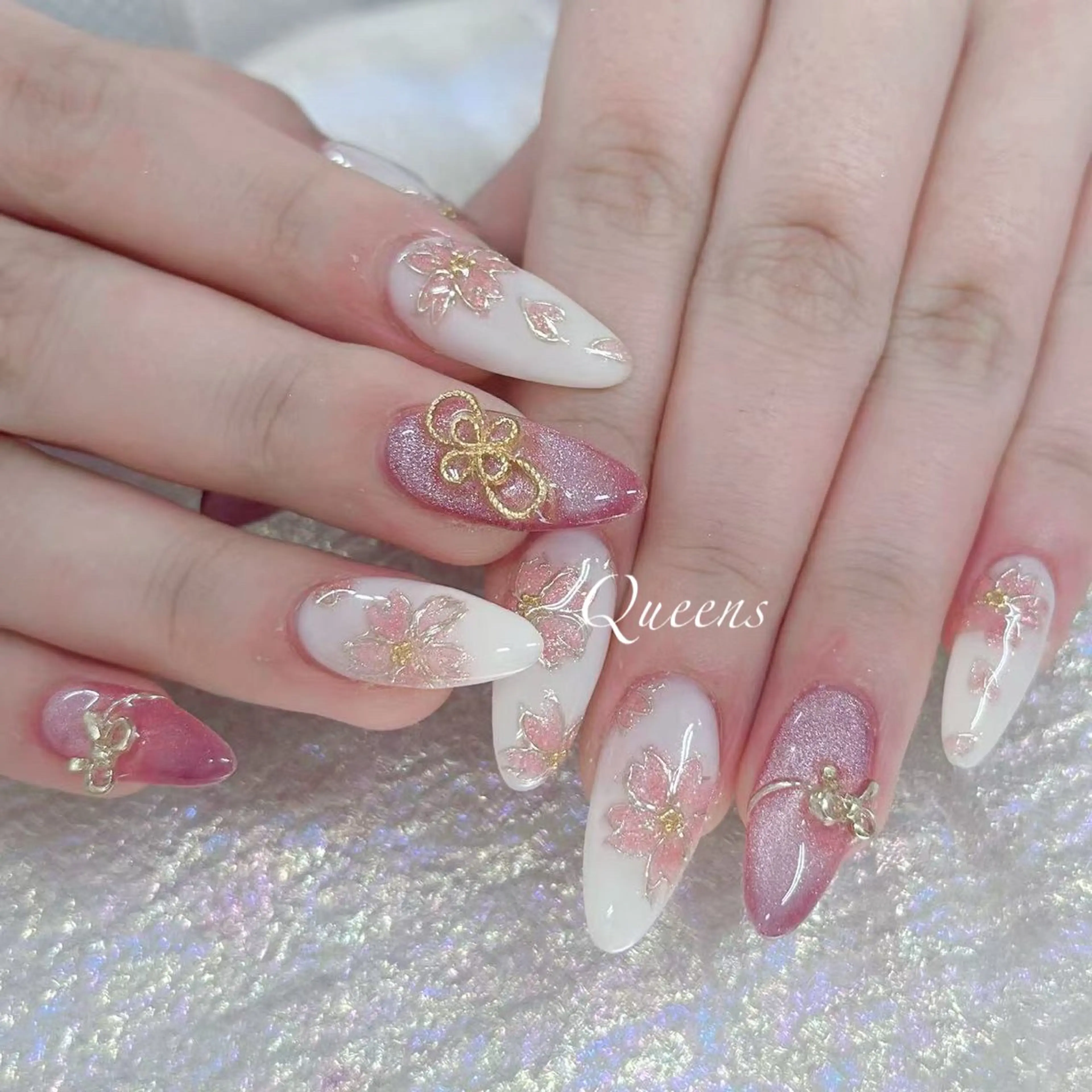 ネイル ハンドネイル Queens テイのネイルデザイン