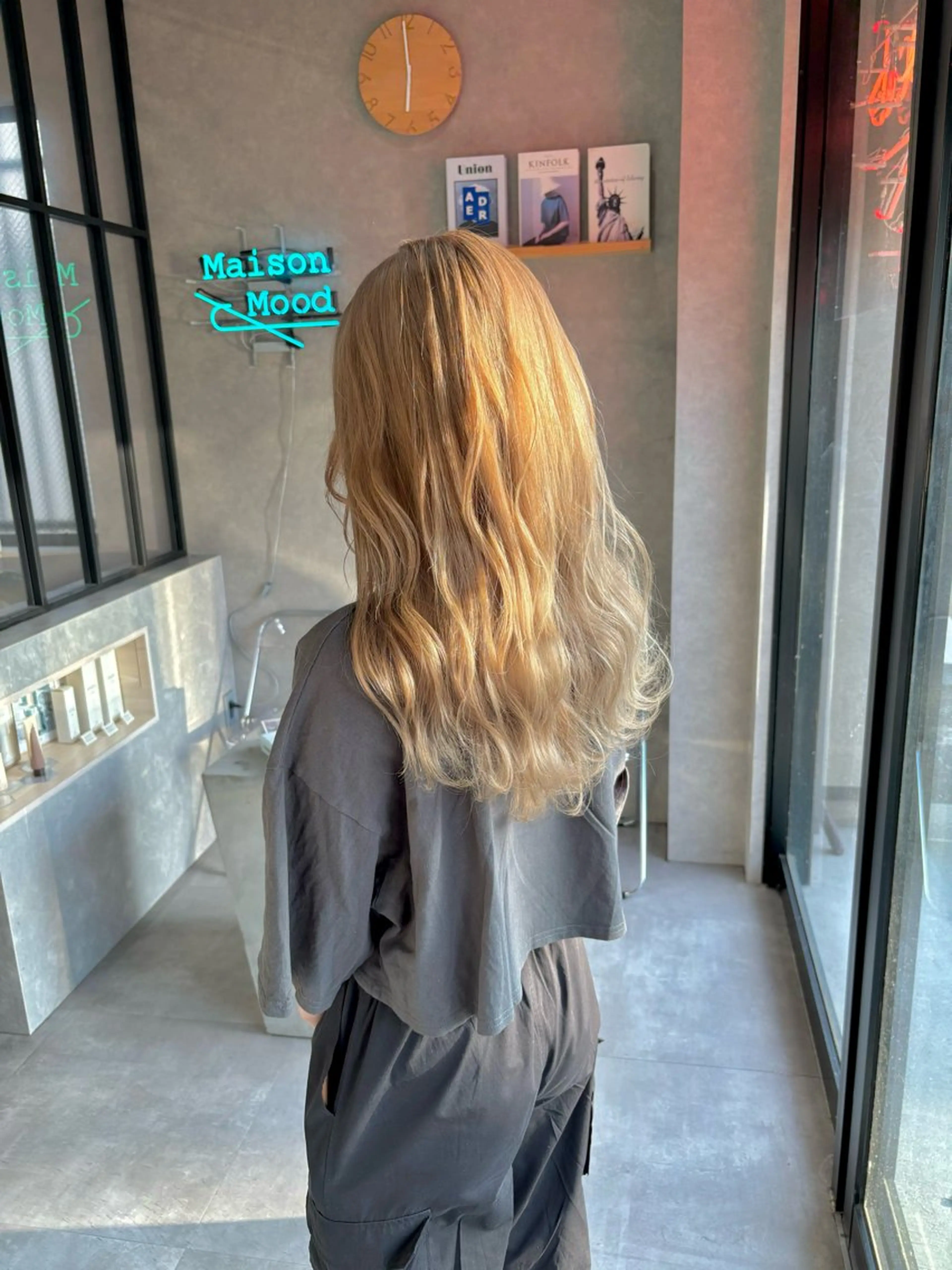 ロング カラー バレイヤージュ ブリーチ ケアブリーチ ダブルカラー イヤリングカラー 長谷川 湧のヘアスタイル