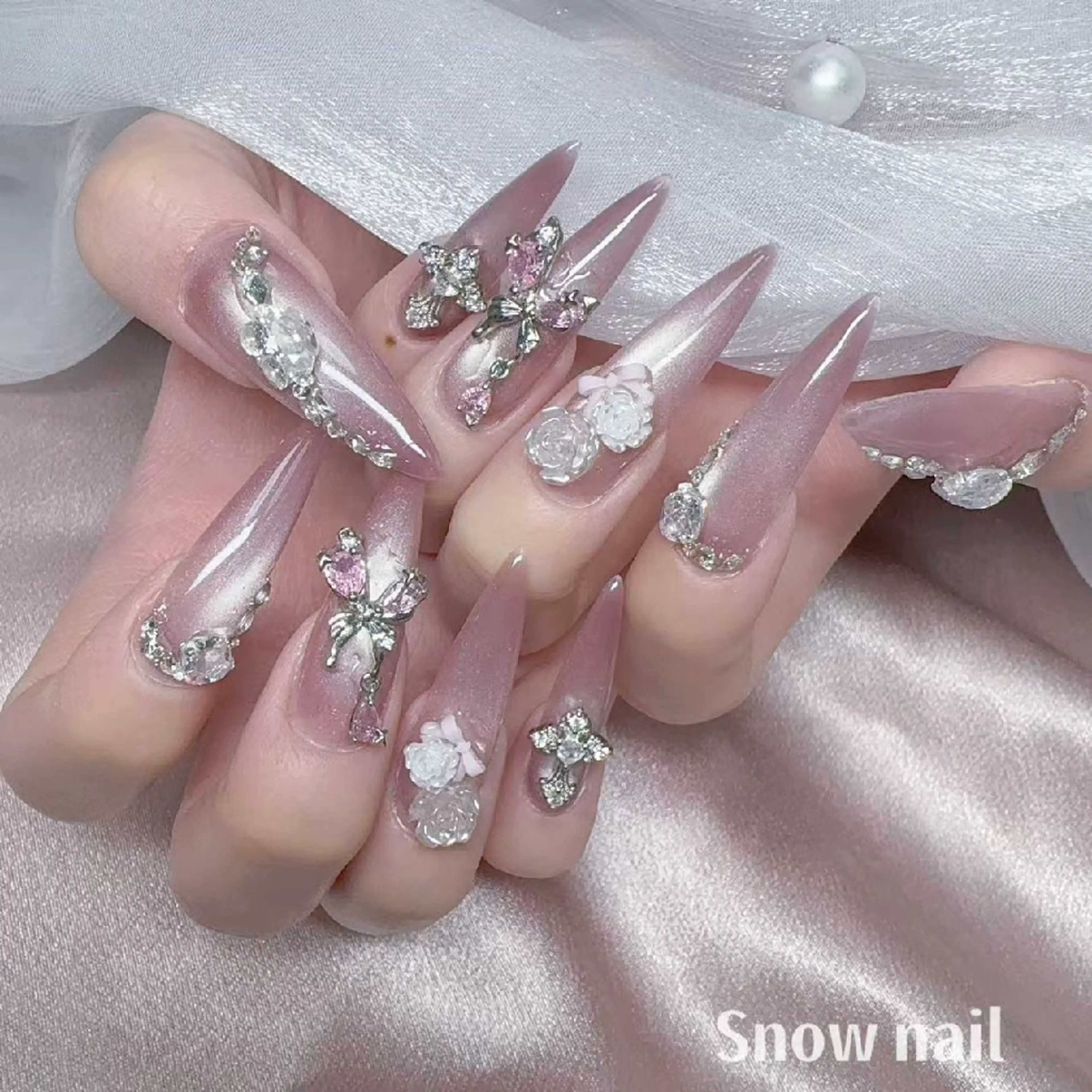 ネイル Snow nail  💕 新宿🌸のネイルデザイン