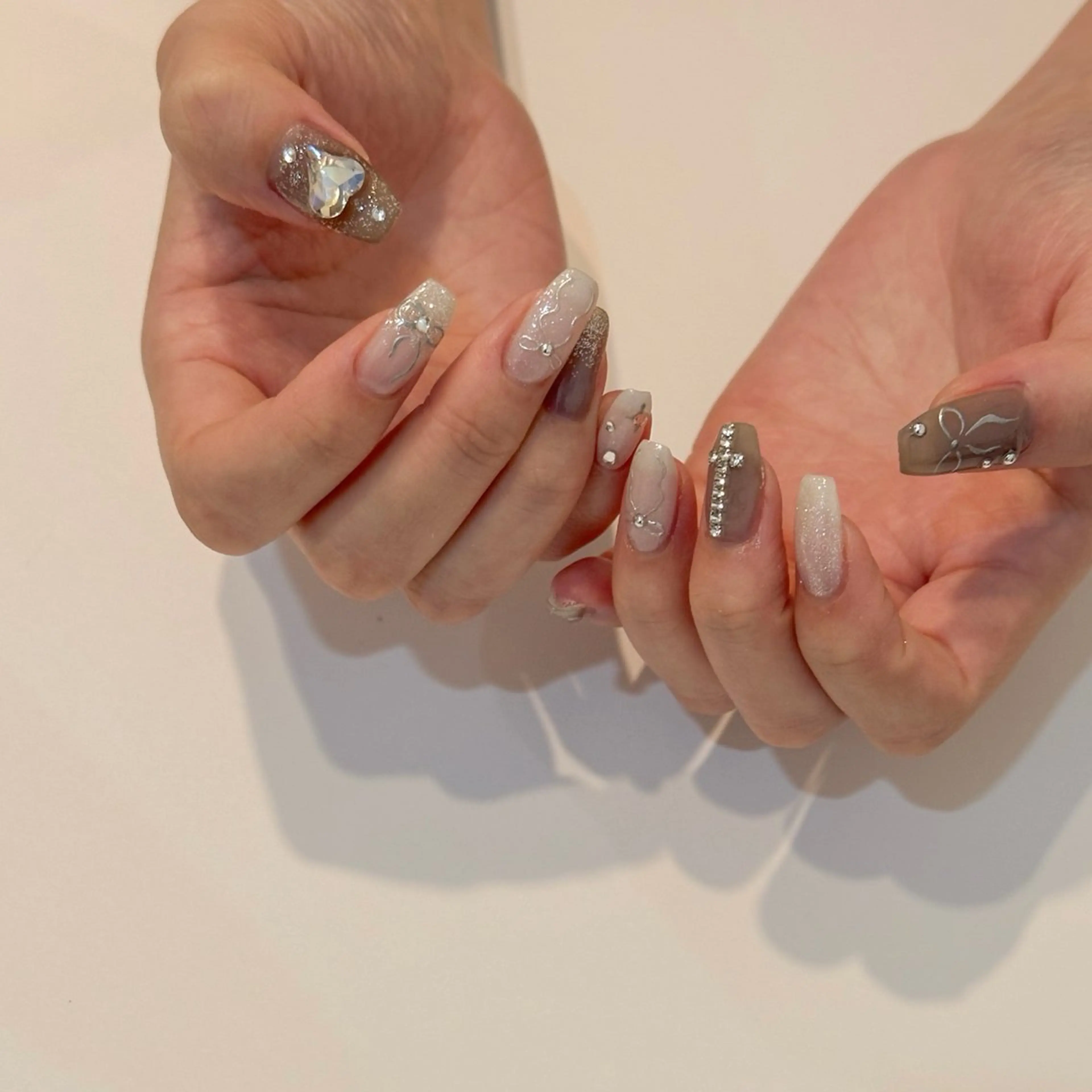 ネイル ジェルネイル ニュアンスネイル パラジェル ハンドネイル Kotoha （ことは）のネイルデザイン