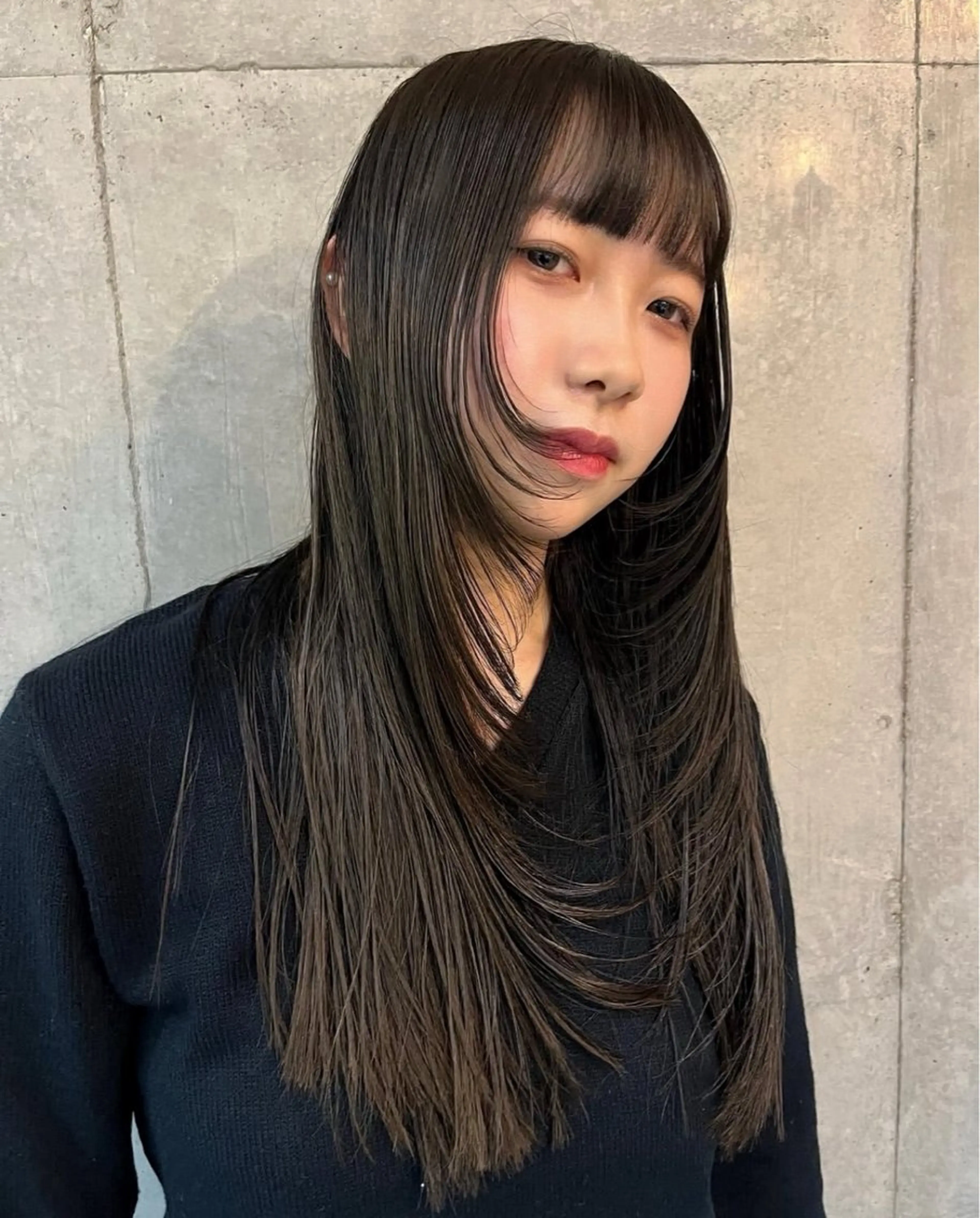 ロング ハッシュカット かきあげバング レイヤーカット シャギー サイドバング カット ヘアカラー レイヤーカット\ウル フ　chinatsuのヘアスタイル