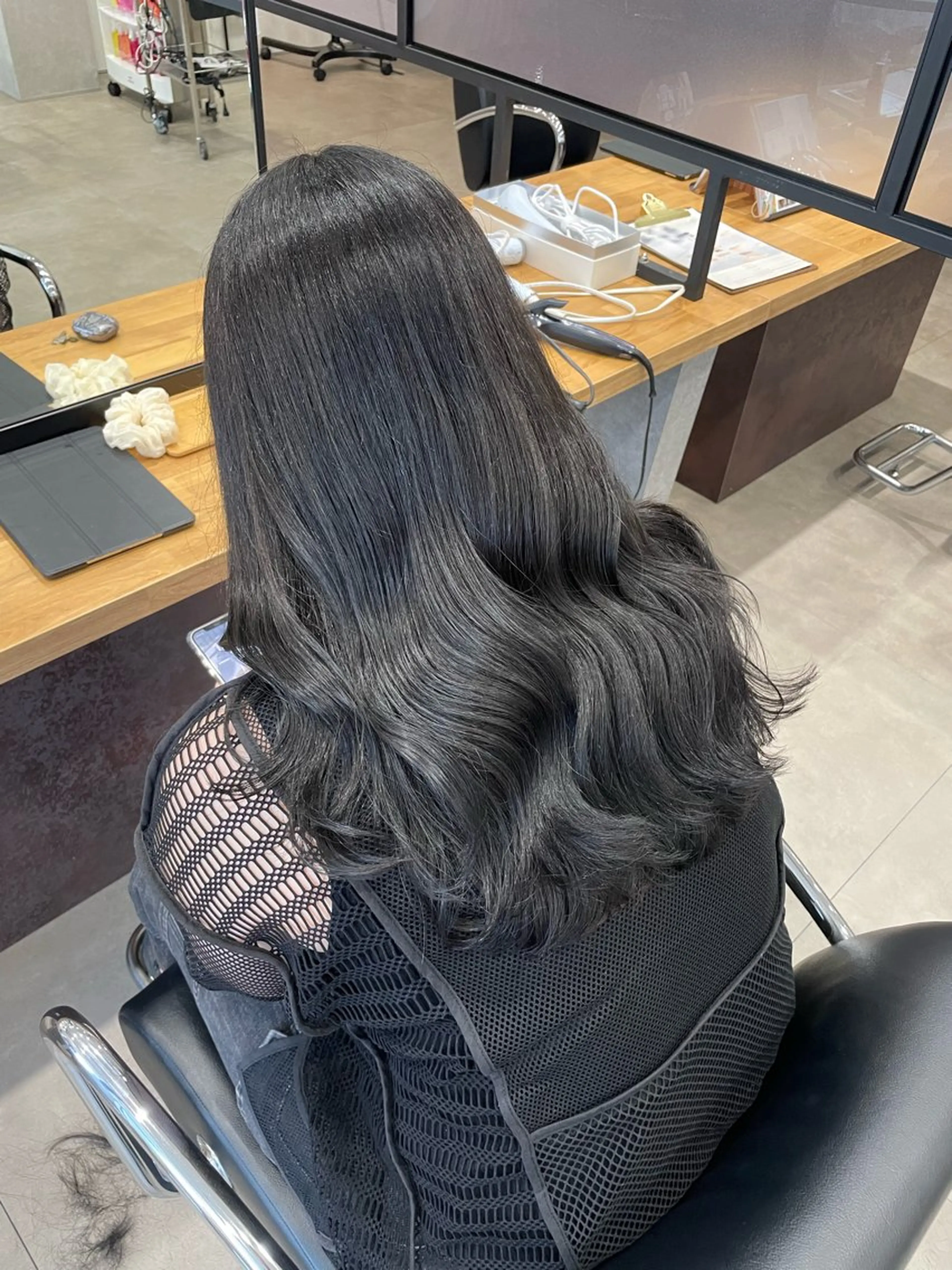 ロング ヘアカラー 佐藤 由依/水光カラーのヘアスタイル