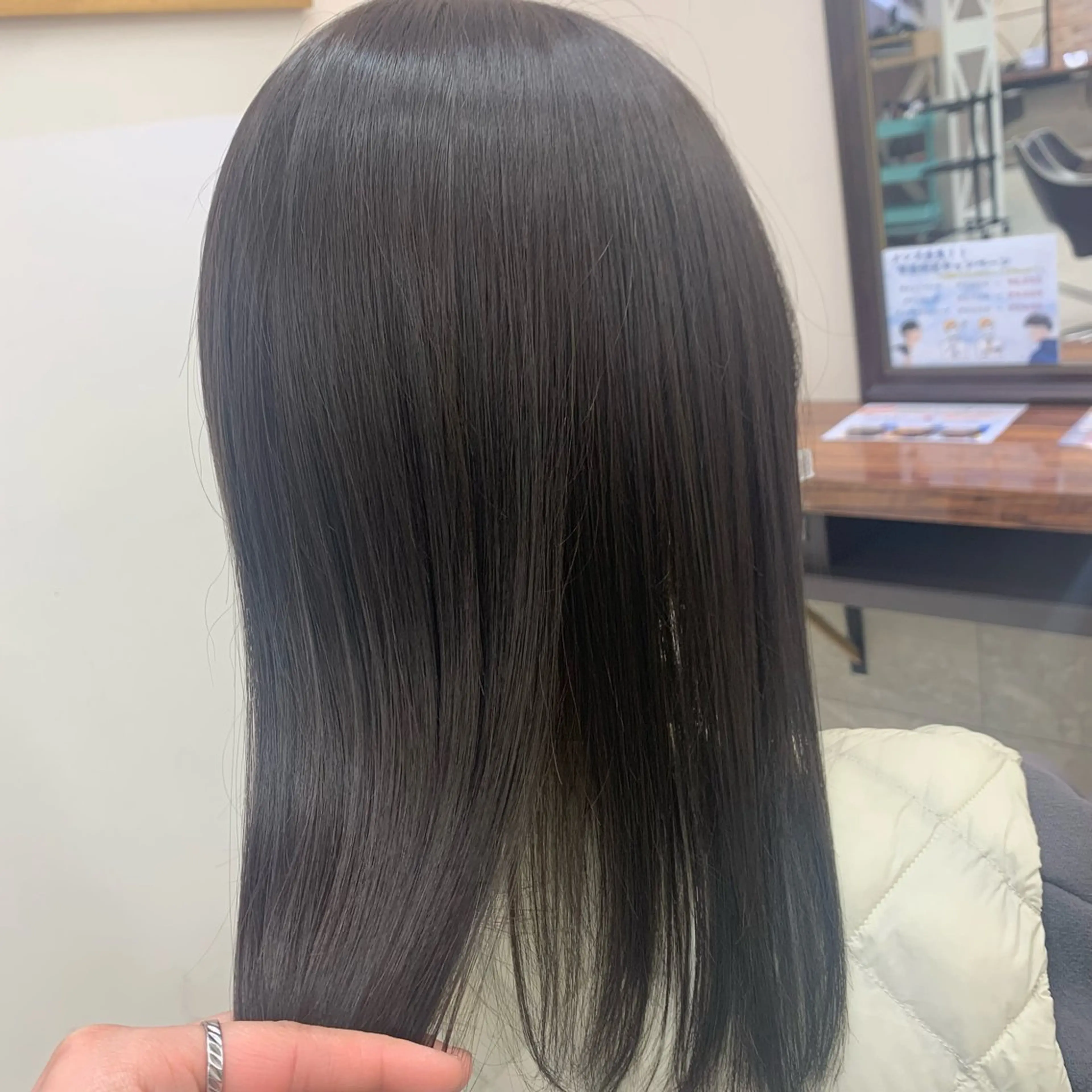 セミロング EARTH kazu🐰のヘアスタイル