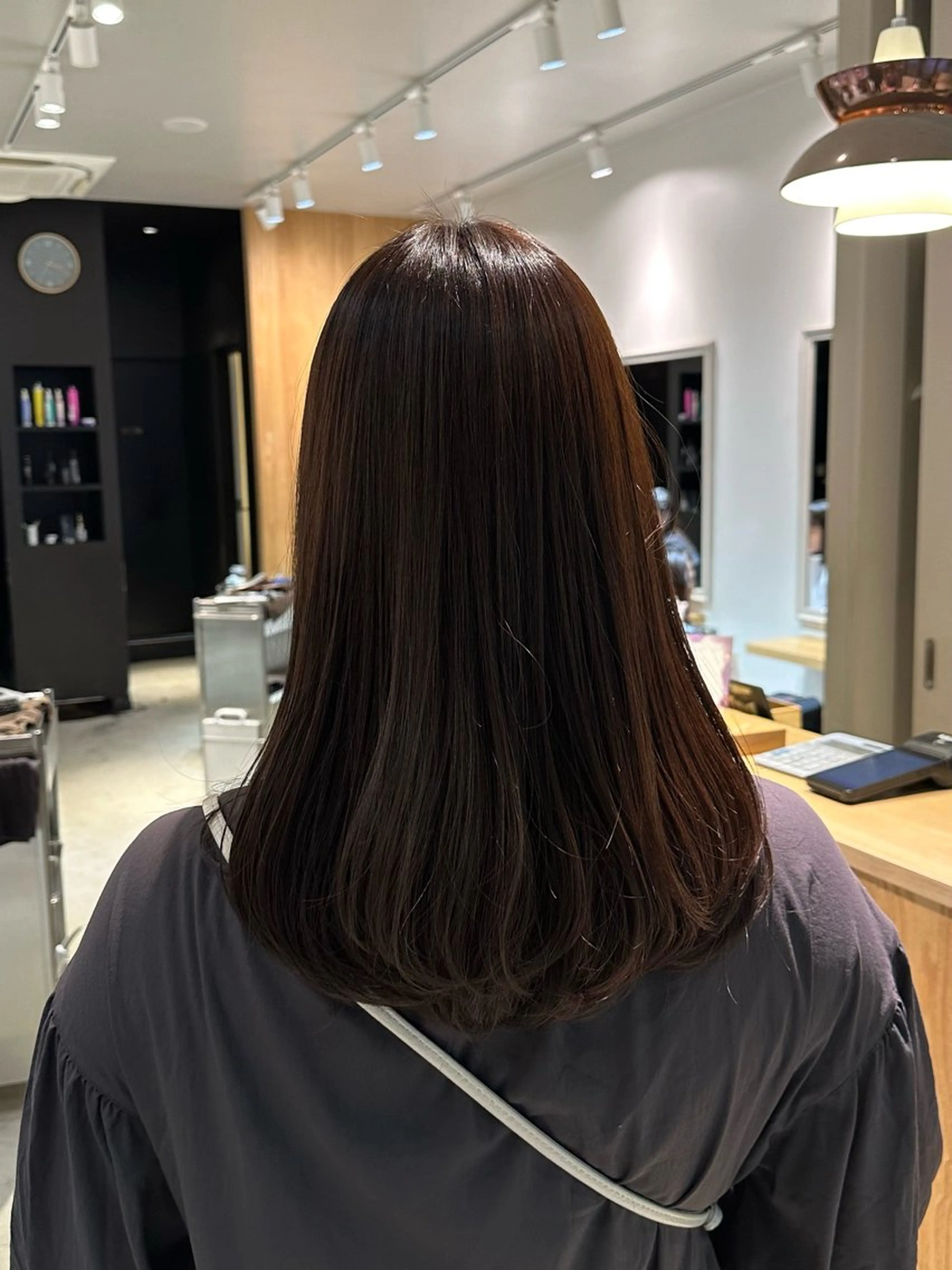 セミロング NANA / MONDのヘアスタイル