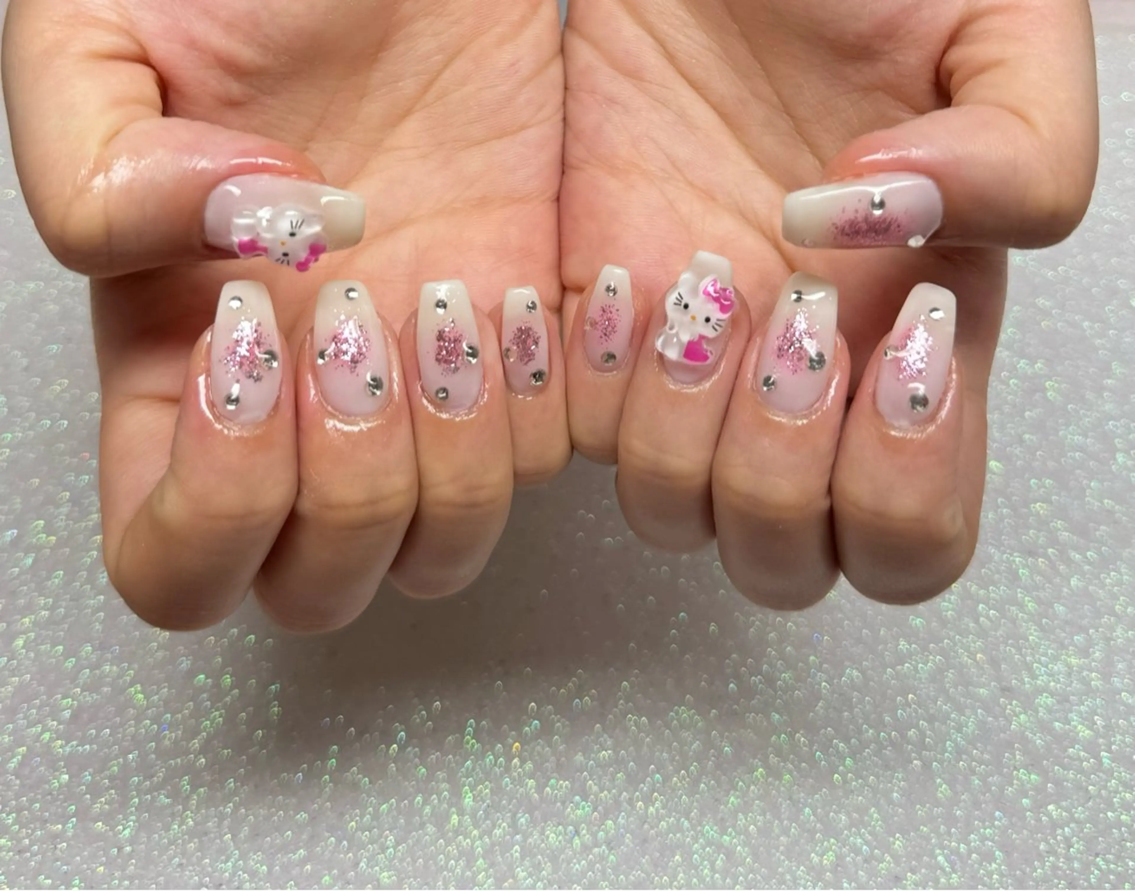 ネイル ハンドネイル VIERU 🌈🎀💖のネイルデザイン