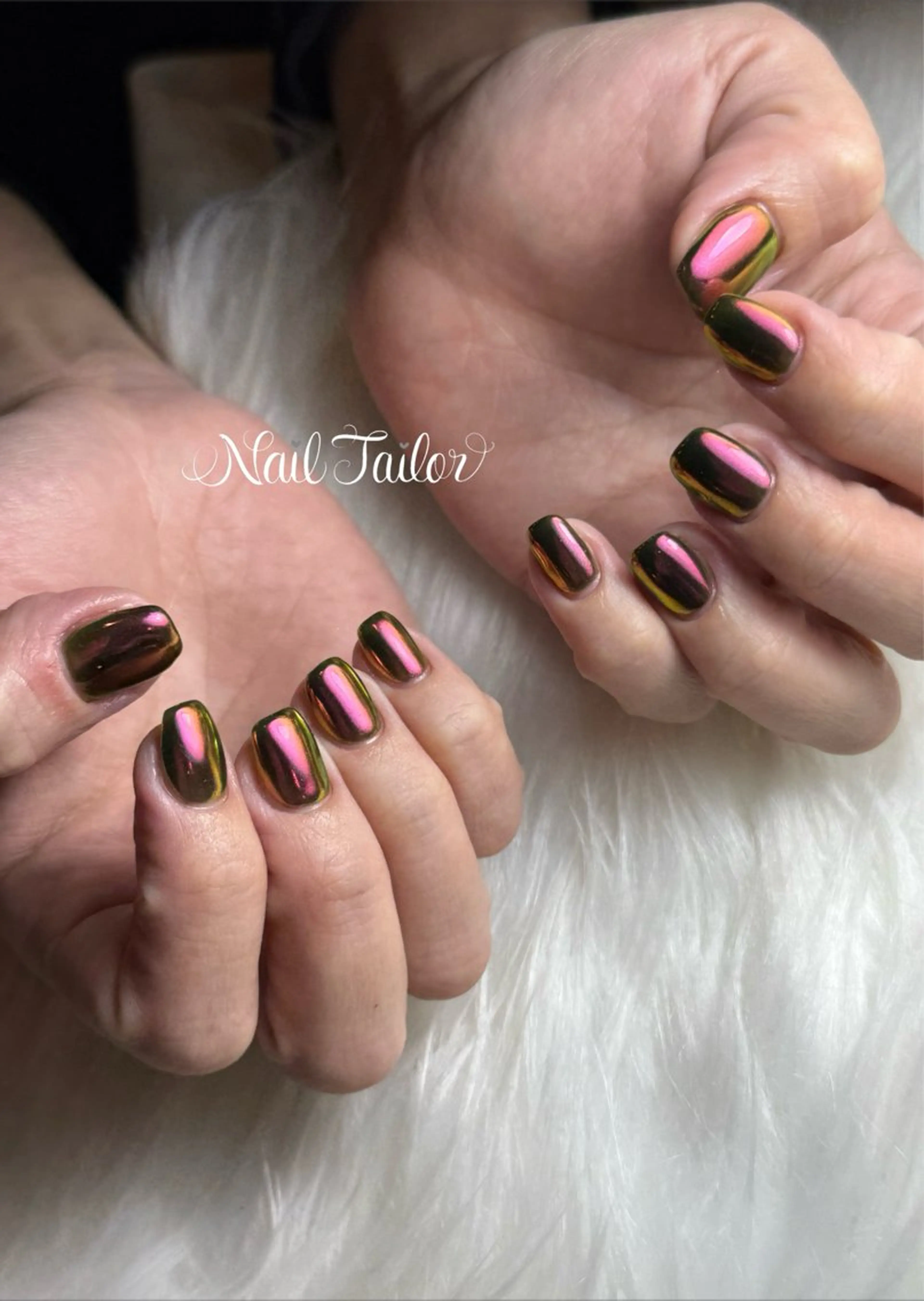 ネイル グリーン ミラーネイル ショートネイル スクエアネイル ハンドネイル NailTailor ネイルテイラーのネイルデザイン