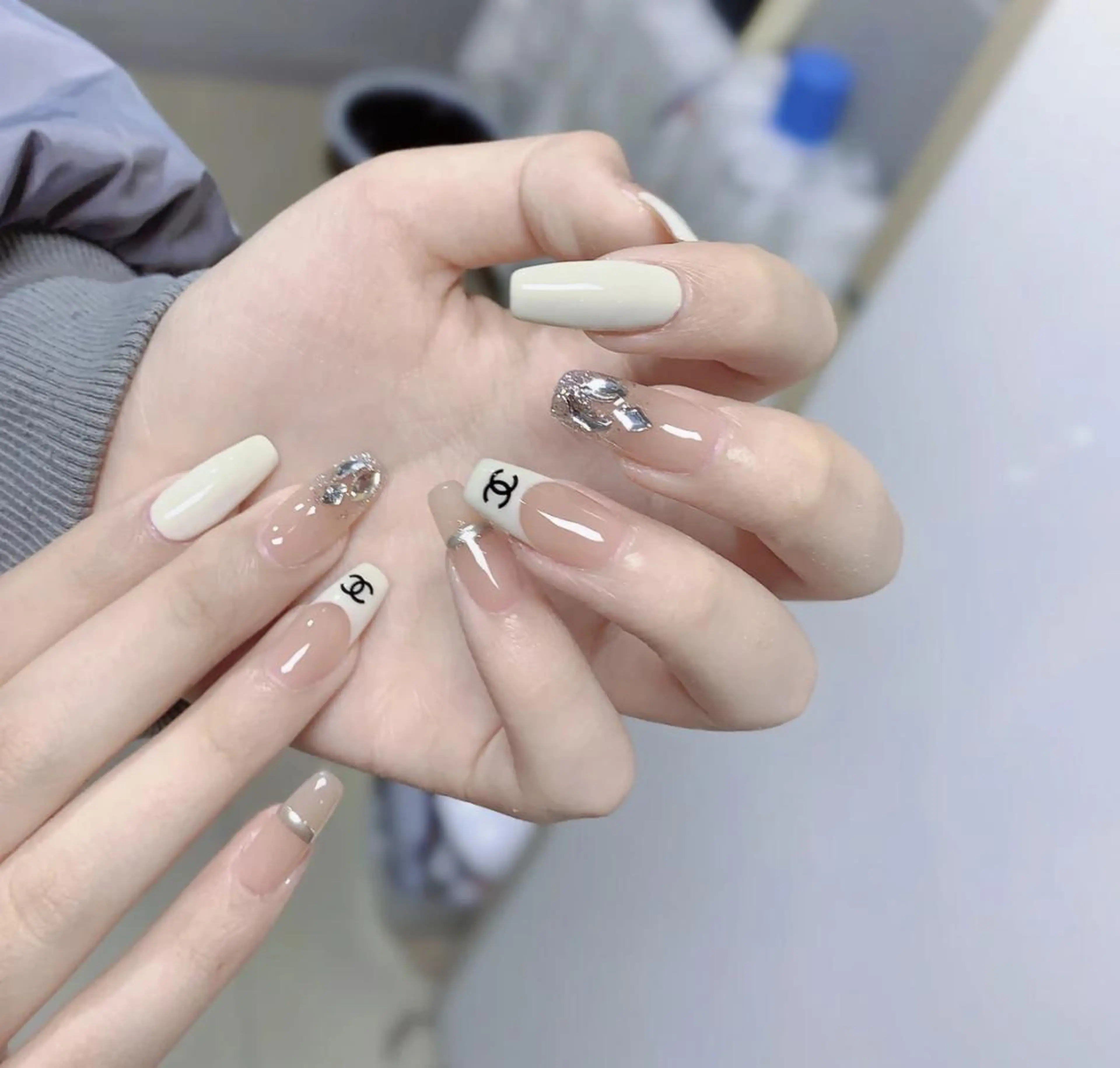 ネイル アートネイル 長さ出し ネイルチップ Queens momoのネイルデザイン