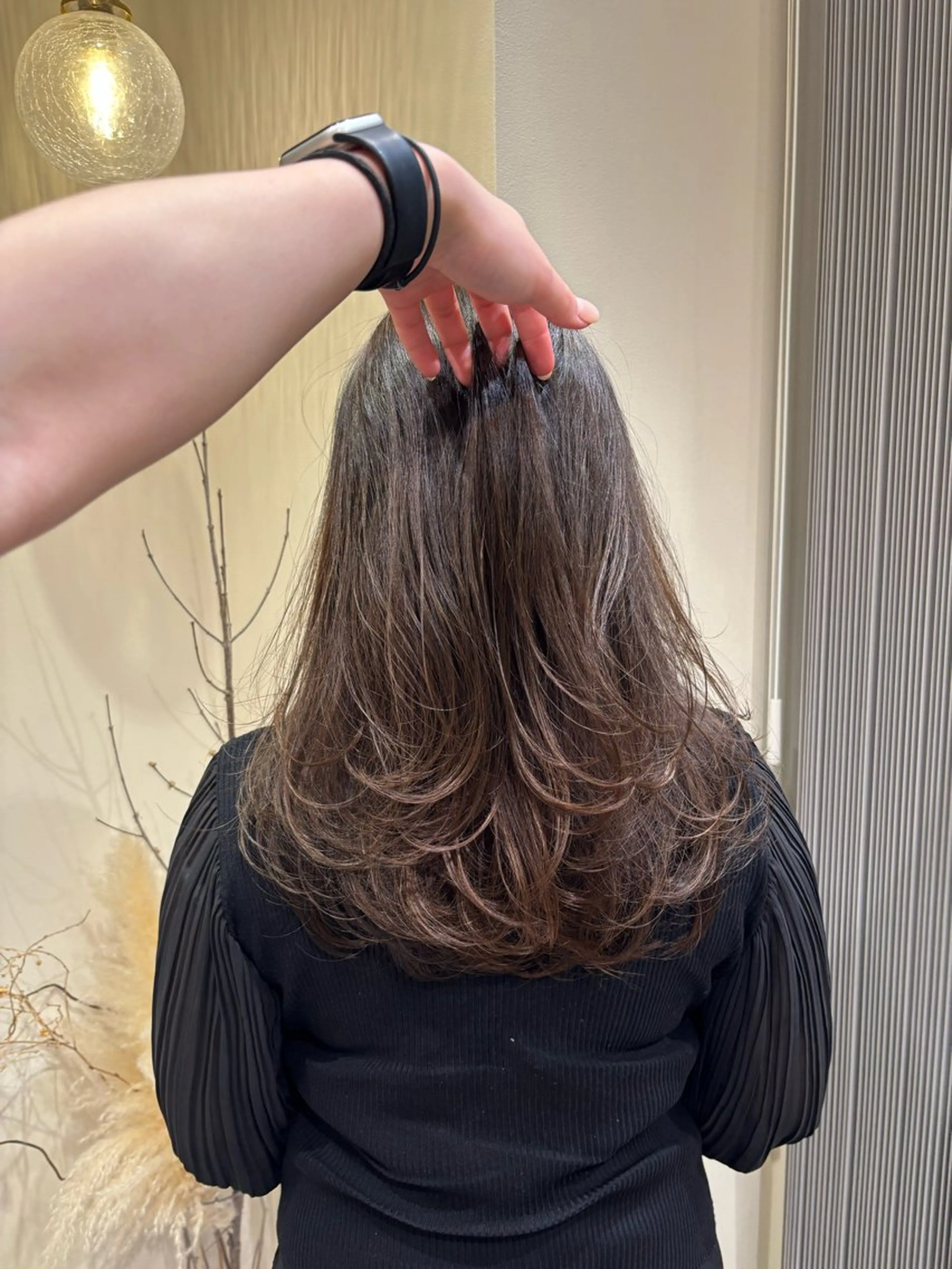 セミロング カラー 透明感カラー オリーブカラー レイヤーカット ヘアカラー トリートメント TinkerLip所属・レイヤー／ボブ／暗髪 透明感カラーChieのヘアスタイル