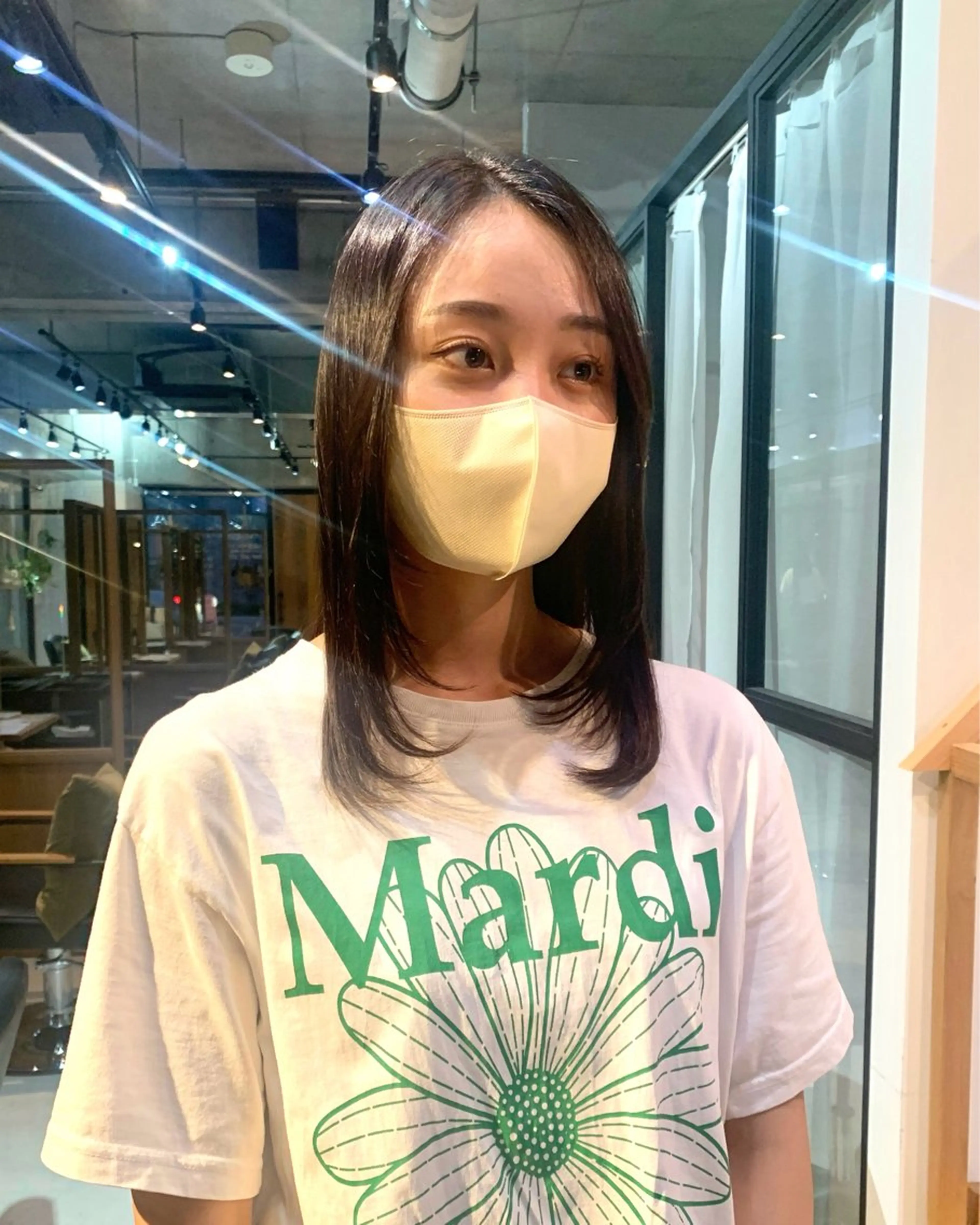 セミロング 顔まわりレイヤー レイヤーカット カット FERIA 池田 比嘉あゆ美のヘアスタイル