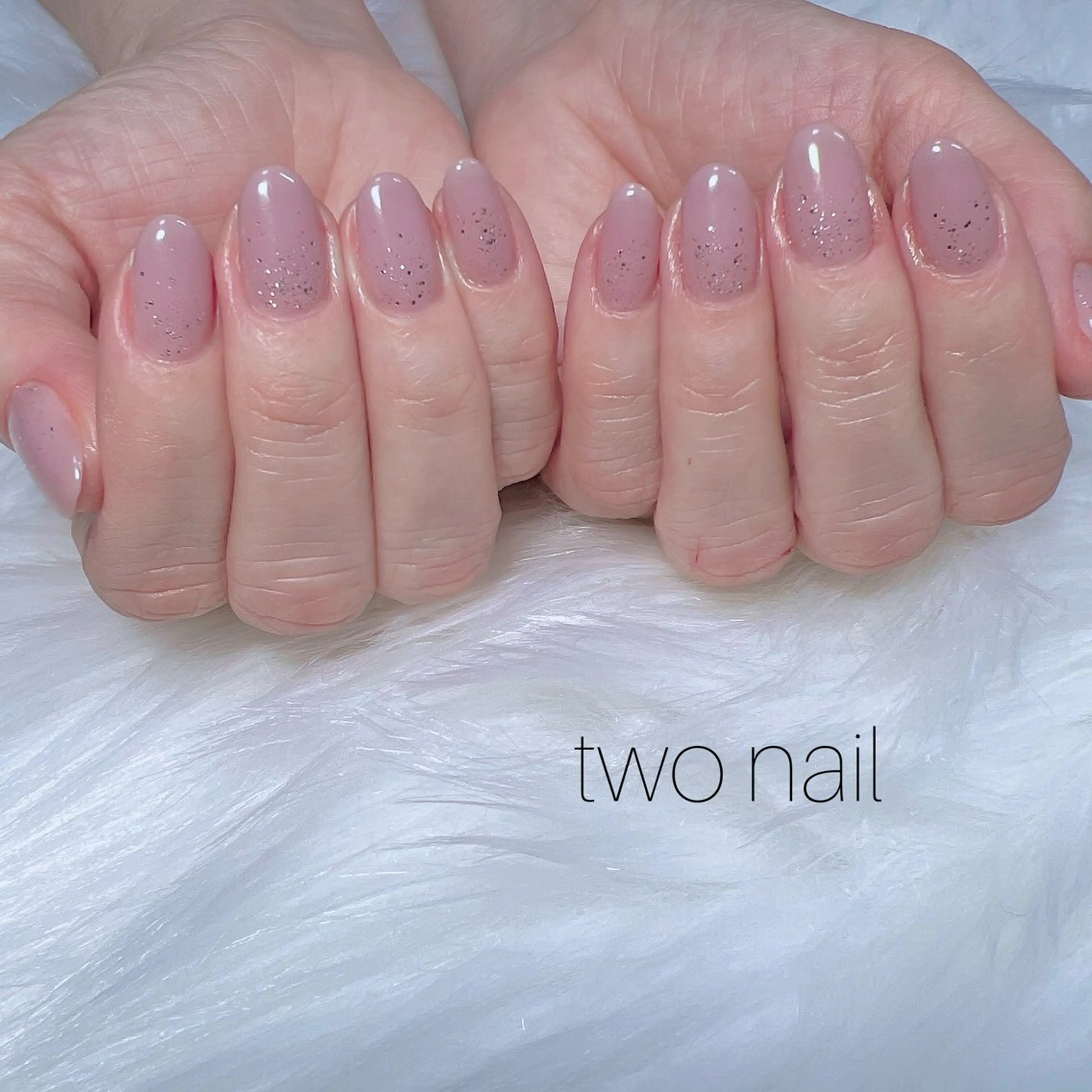 ネイル キラキラネイル ネイルチップ ホワイト ハンドネイル two nailのネイルデザイン